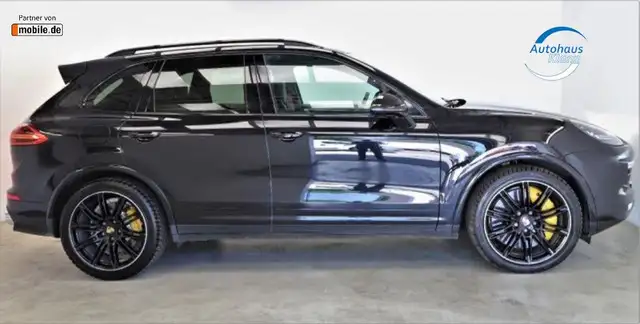 Porsche Cayenne view 4