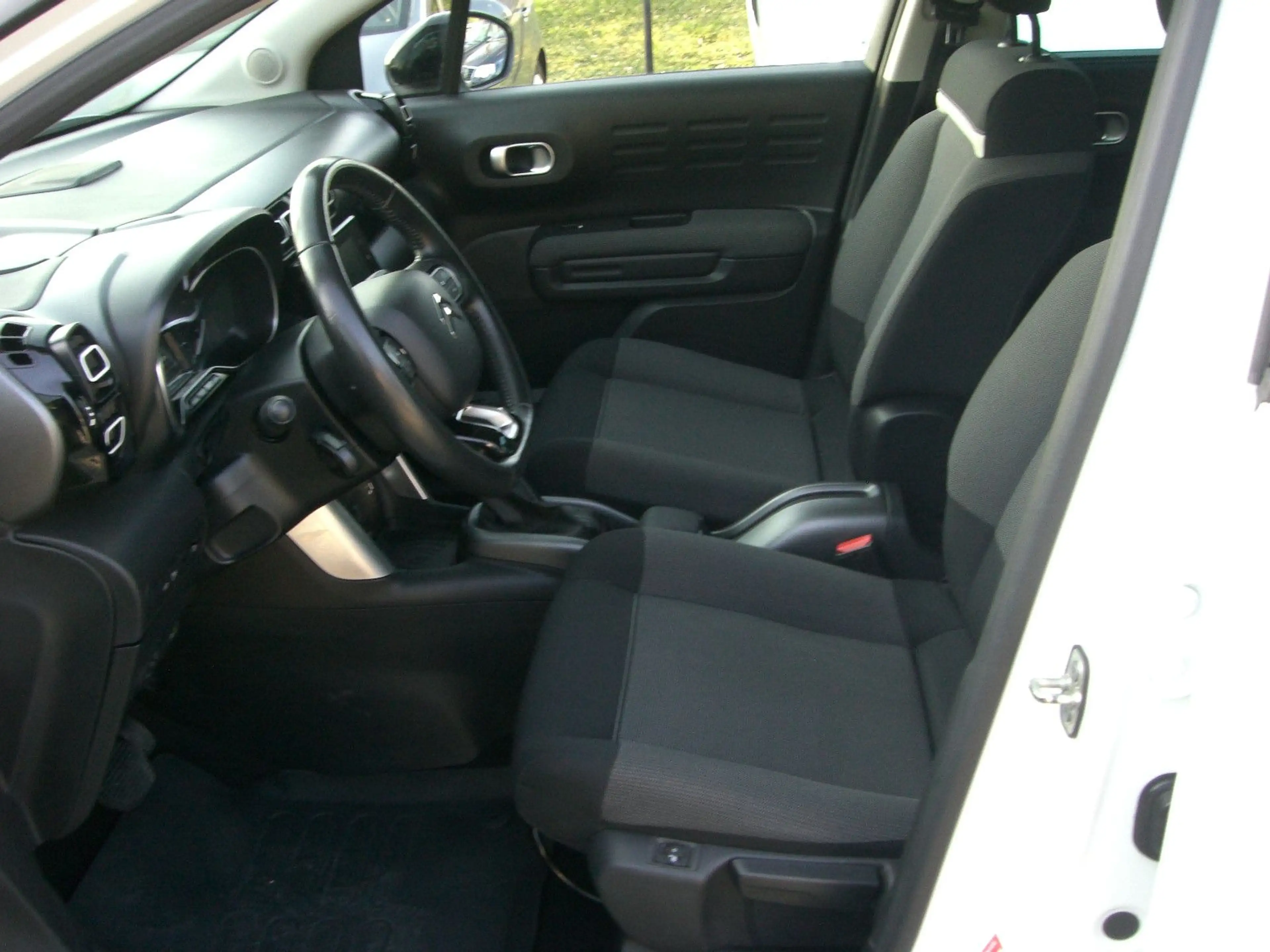 Citroen C3 Aircross Shine 2.Hand,Automatik&Navi — photo 7