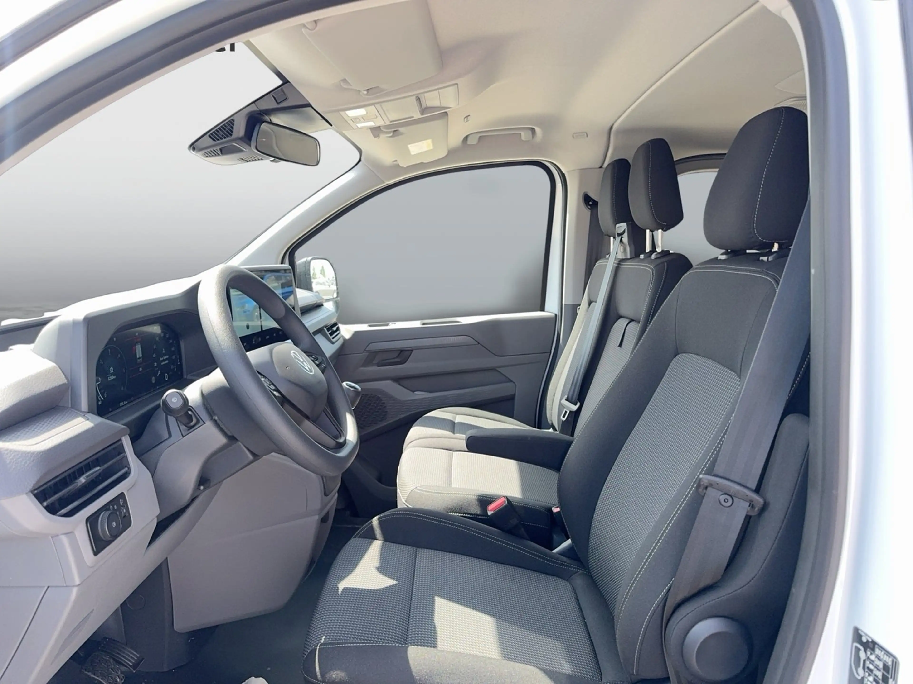 Volkswagen T7 Caravelle VW T7 Caravelle LR TDI — photo 9