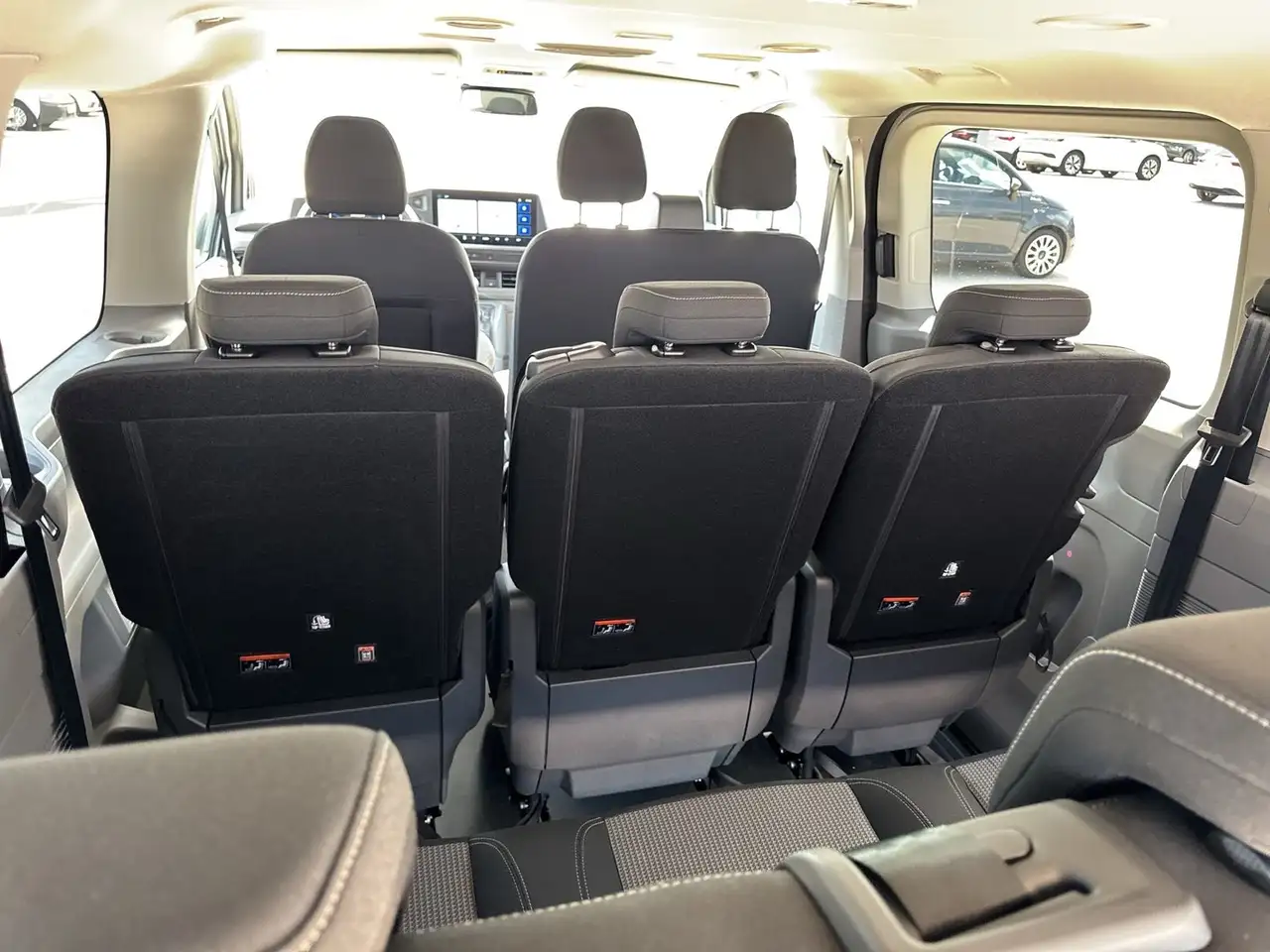 Volkswagen T7 Caravelle 2026 — фото 13
