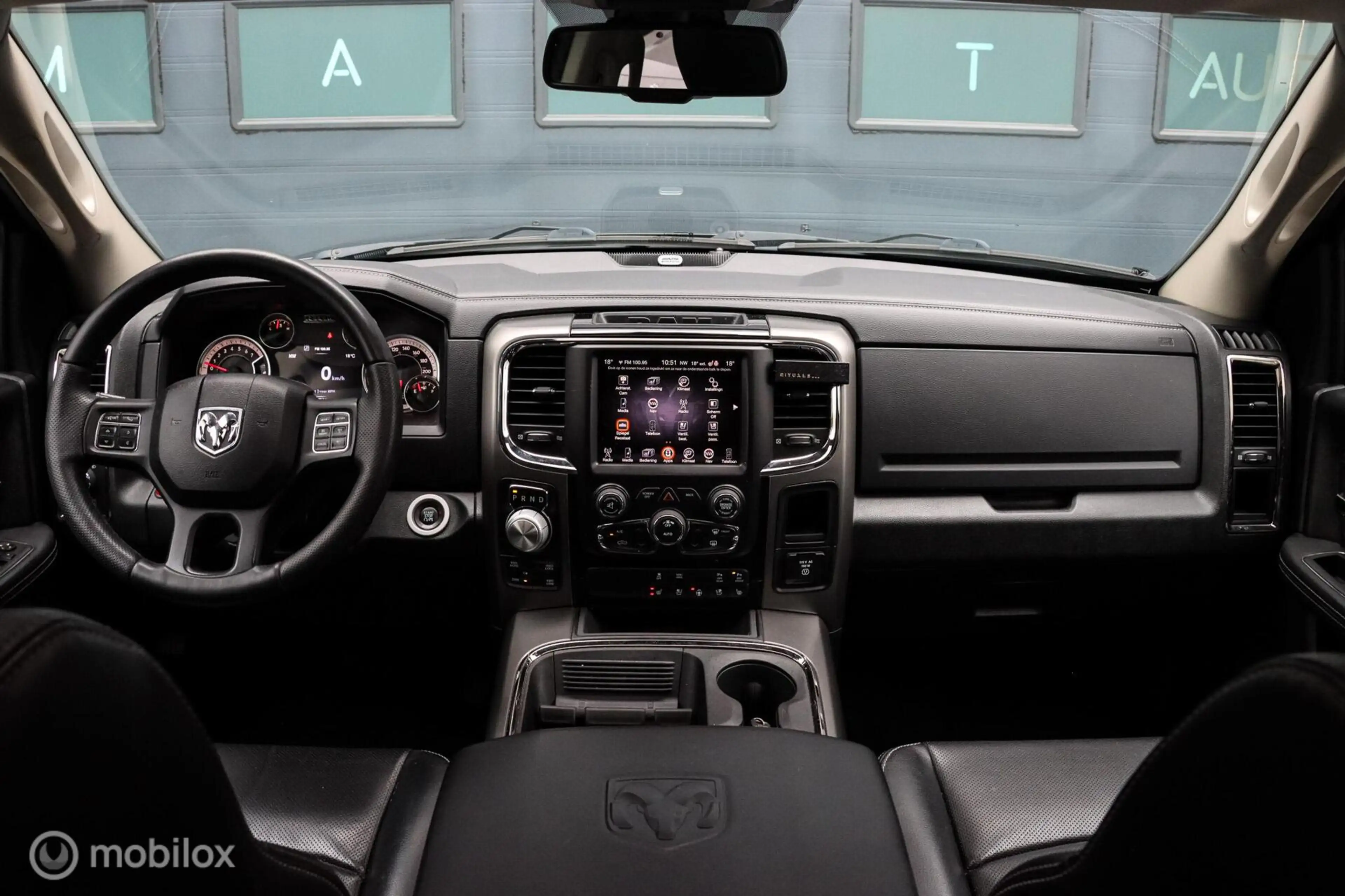 Dodge RAM 1500 5.7 V8 Quad Cab 6'4|NAP|LEDER|PANO|ALPINE|STO — photo 3