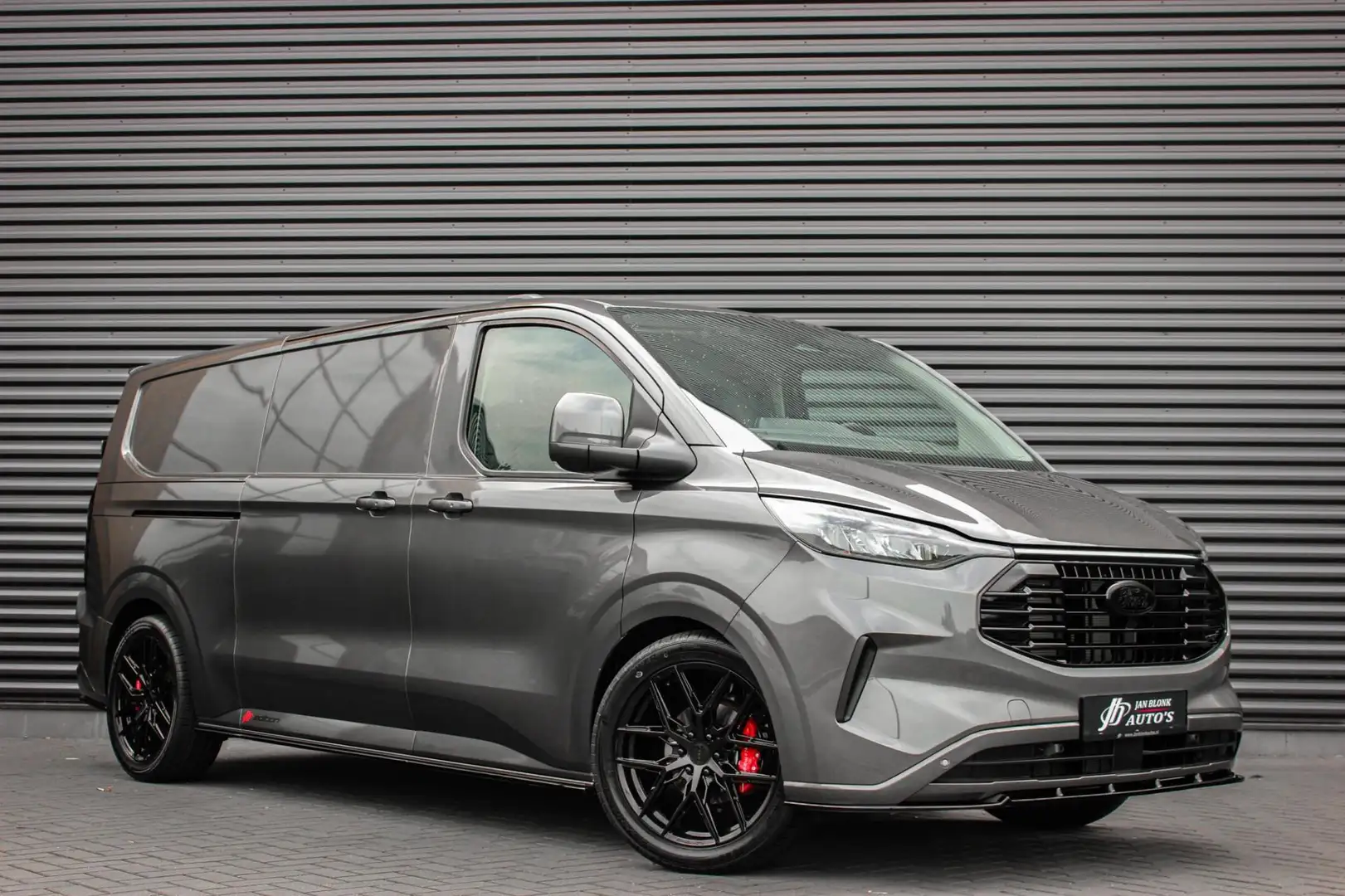 Ford Transit Custom 320 2.0 TDCI L2H1 Limited 170PK JB- EDITION / DRIV Grijs - 2