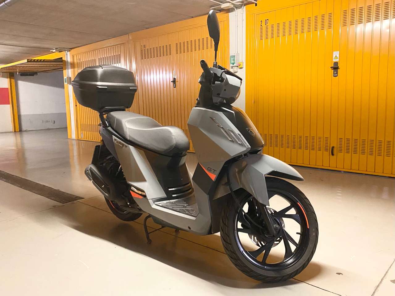 Peugeot Tweet 125 GT 2023 - SOLO 7.000 KM