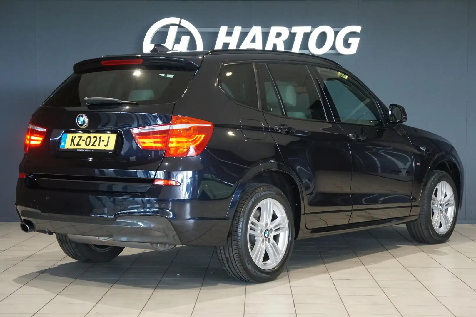 BMW X3 sDrive20i Centennial High Executive M SPORT / TREK Zwart - 2