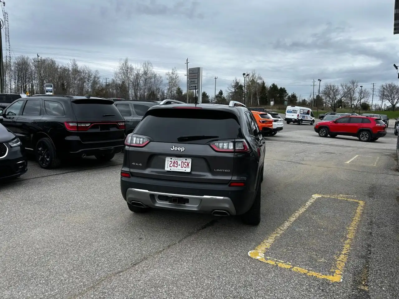 Jeep Cherokee снимка Jeep Cherokee