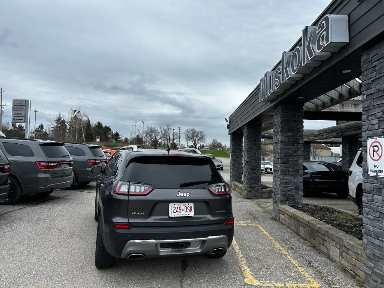 Jeep Cherokee снимка Jeep Cherokee