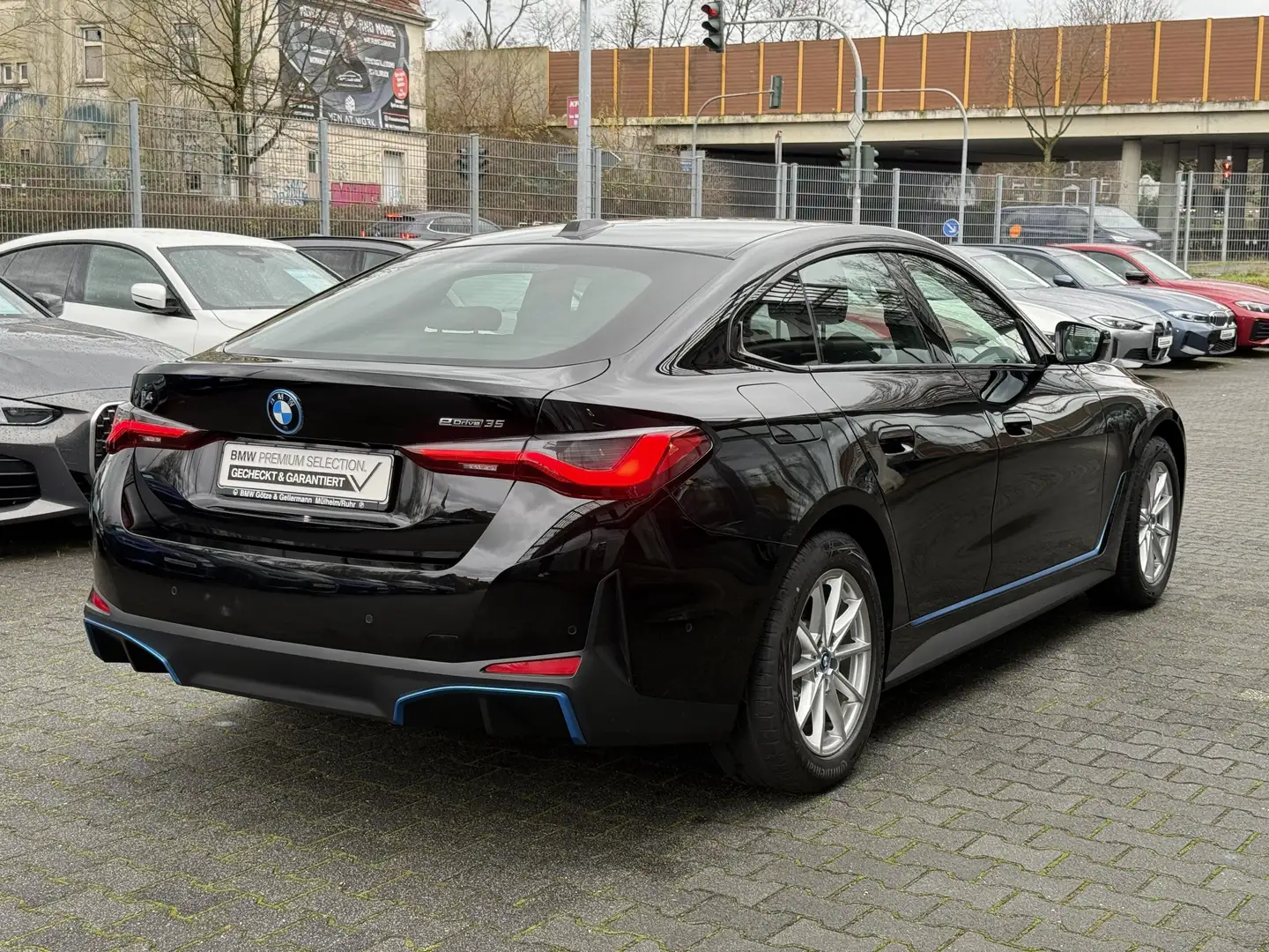 BMW i4 eDrive35 Gran Coupé //Sitzheizung HiFi PA Schwarz - 2