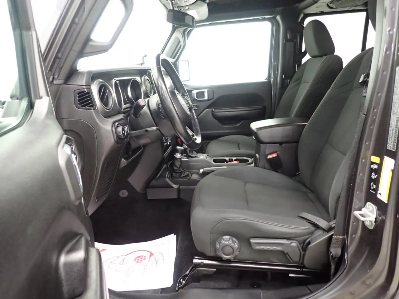 Jeep Wrangler снимка Jeep Wrangler