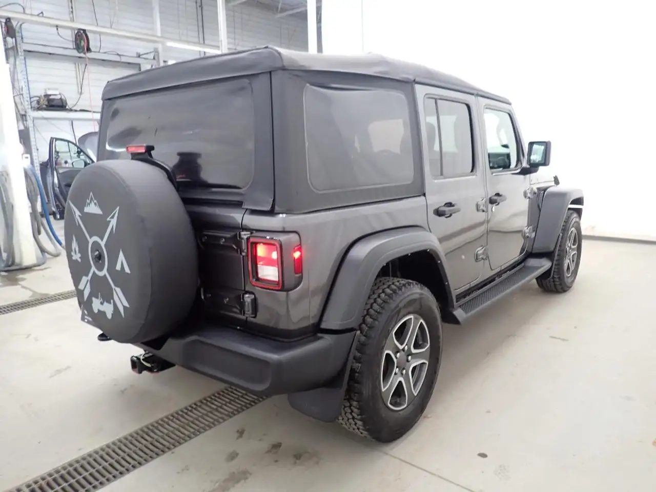Jeep Wrangler снимка Jeep Wrangler
