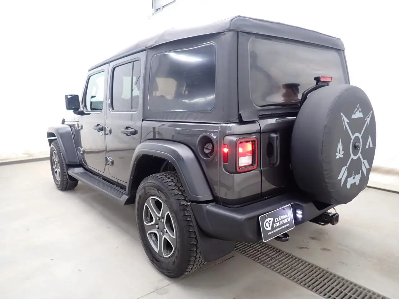 Jeep Wrangler снимка Jeep Wrangler