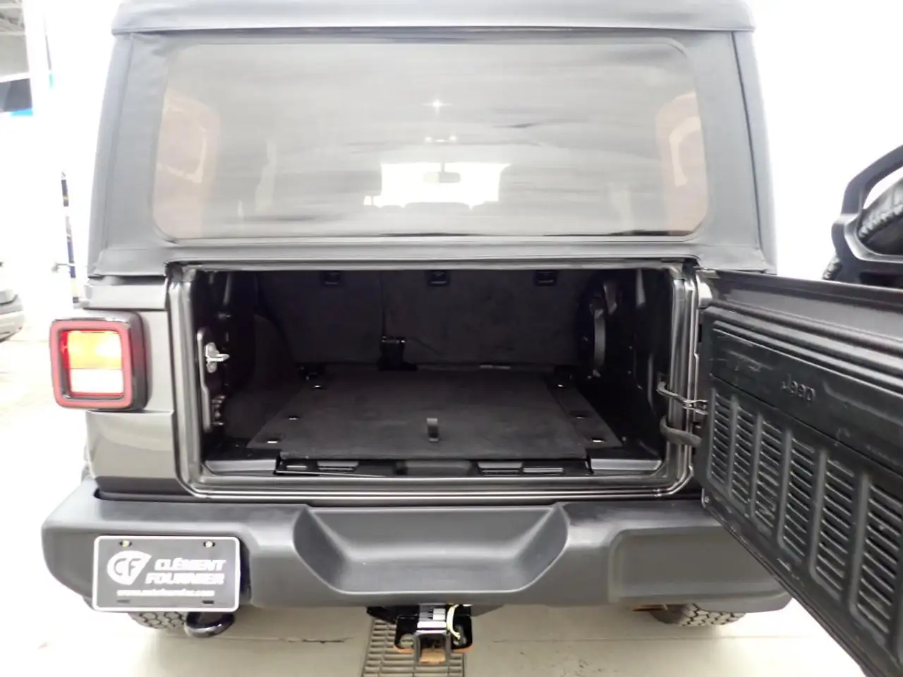Jeep Wrangler снимка Jeep Wrangler