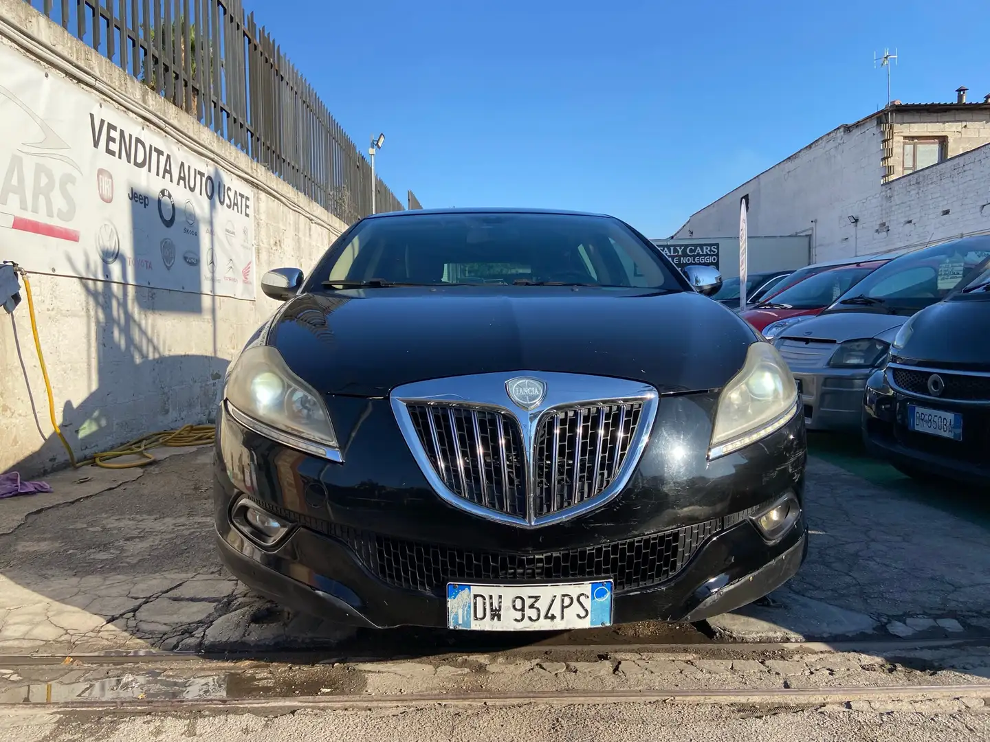 Lancia Delta 1.6 MJT  Argento 120 cv  selectronic dpf AUTOM Černá - 1