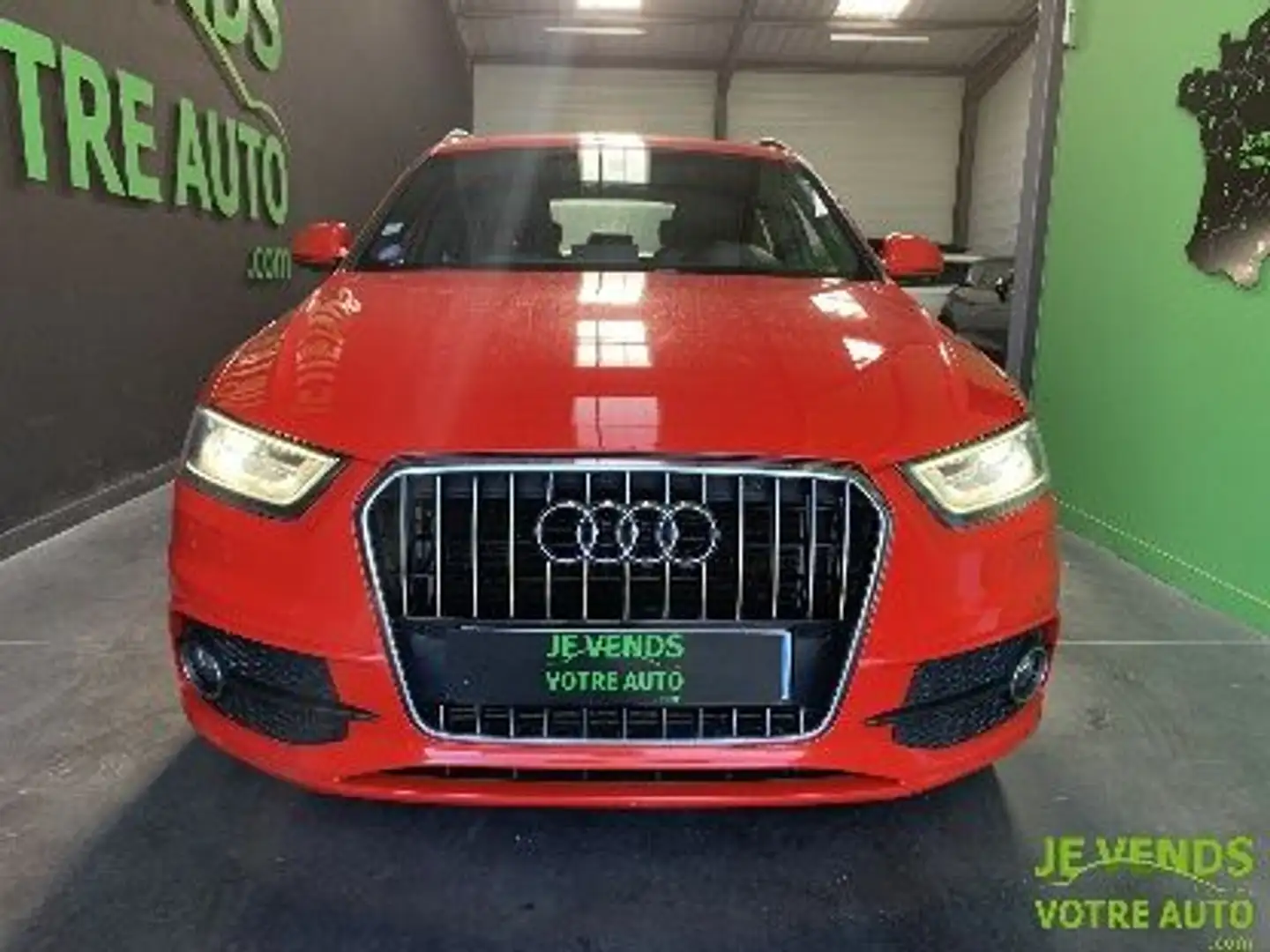 Audi Q3 (8U) Quattro 2.0 TFSI 16V S Tronic7 Rot - 2