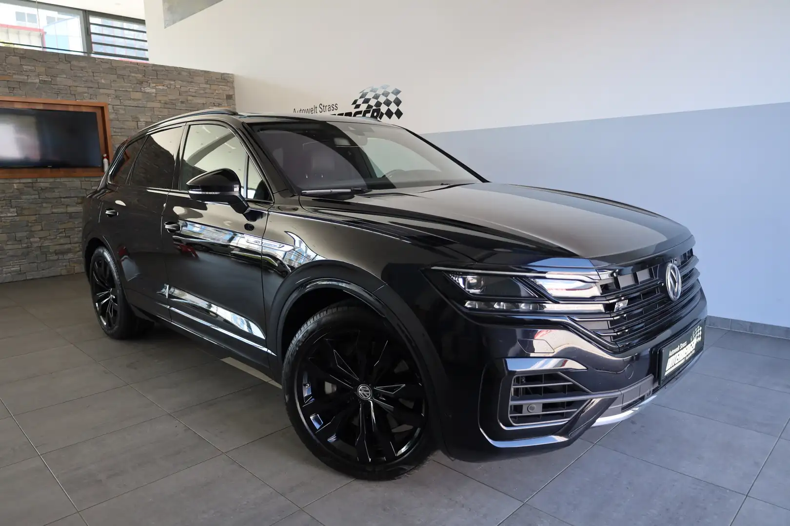 Volkswagen Touareg R-Line 4.0 V8 TDI 4Motion Schwarz - 1