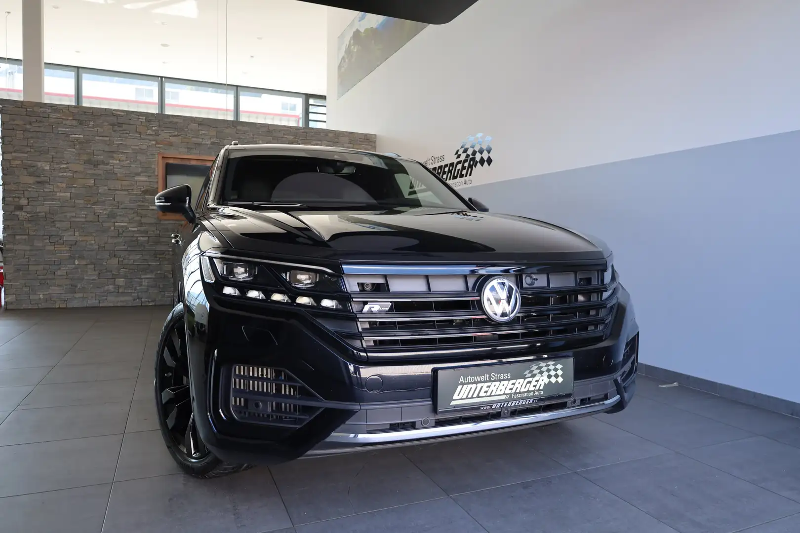Volkswagen Touareg R-Line 4.0 V8 TDI 4Motion Schwarz - 2