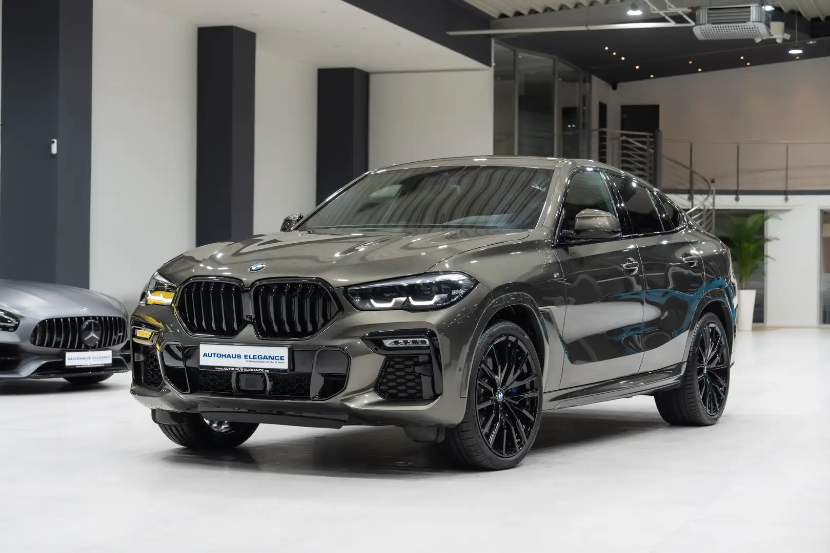 BMW X6 M 50 i*AERODYNAMIK-M*HEAD-UP*SHADOW-LINE*PANO* Grün - 1