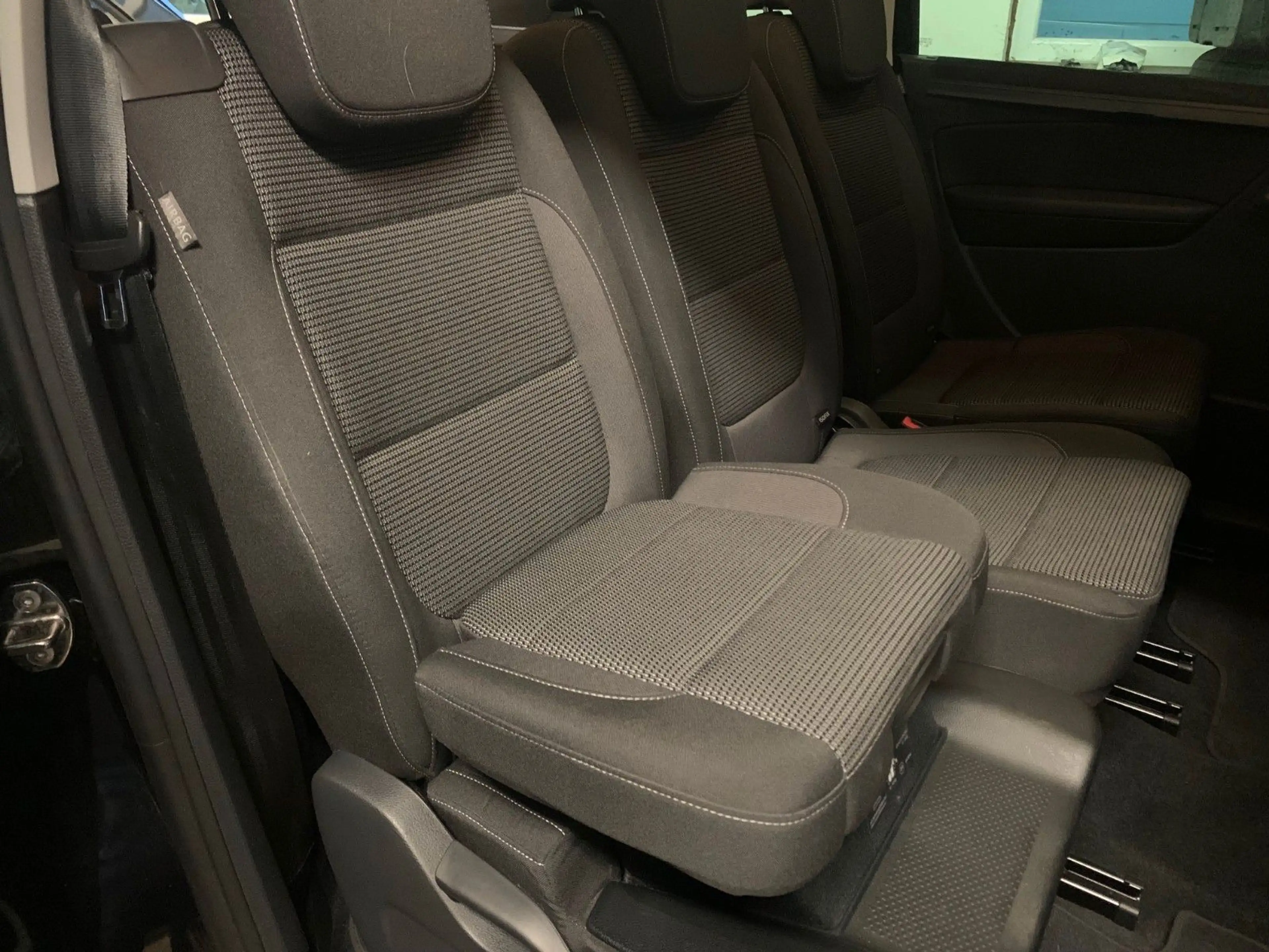Volkswagen Sharan Comfortline 1.4 TSI Pano 7 Sitzer Carplay — photo 4