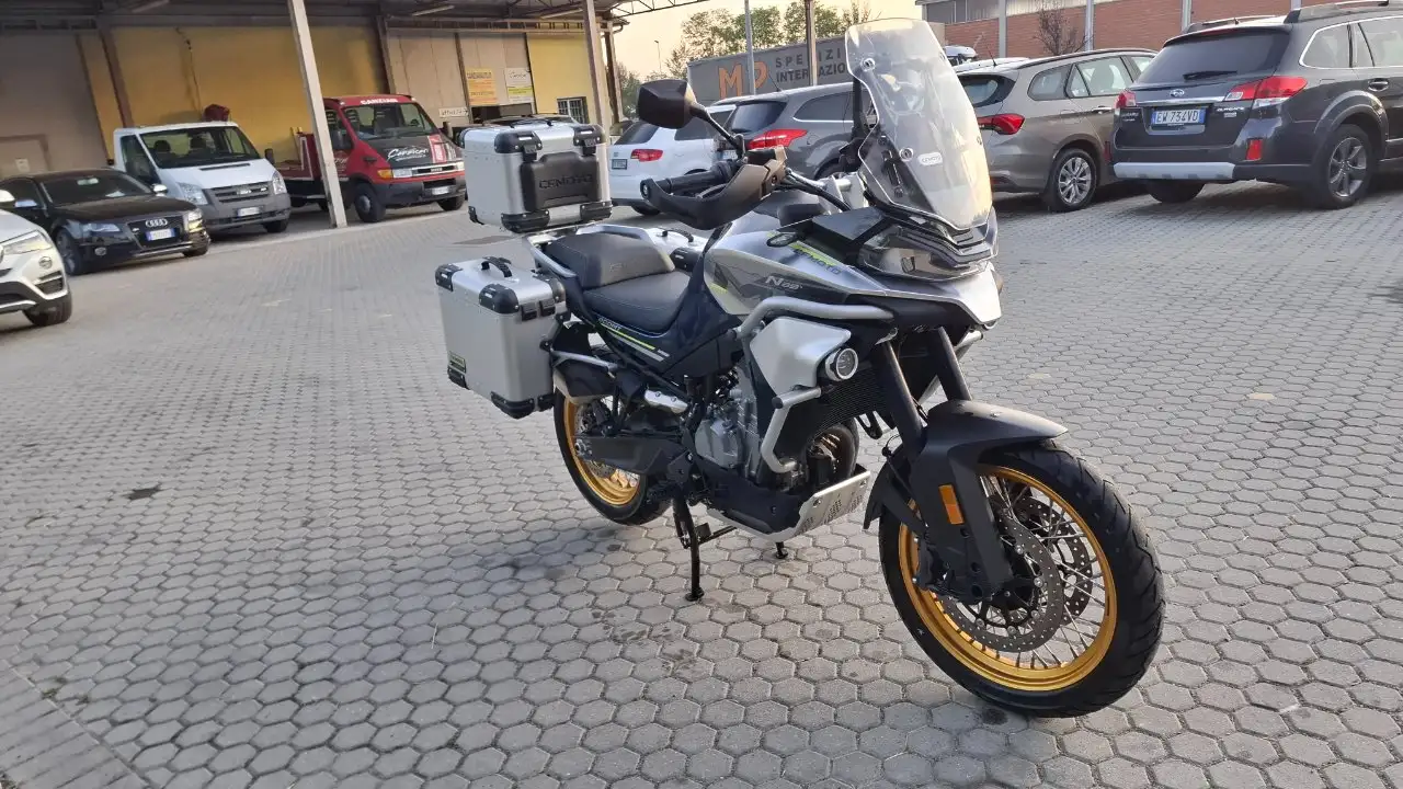 Cfmoto 800 MT