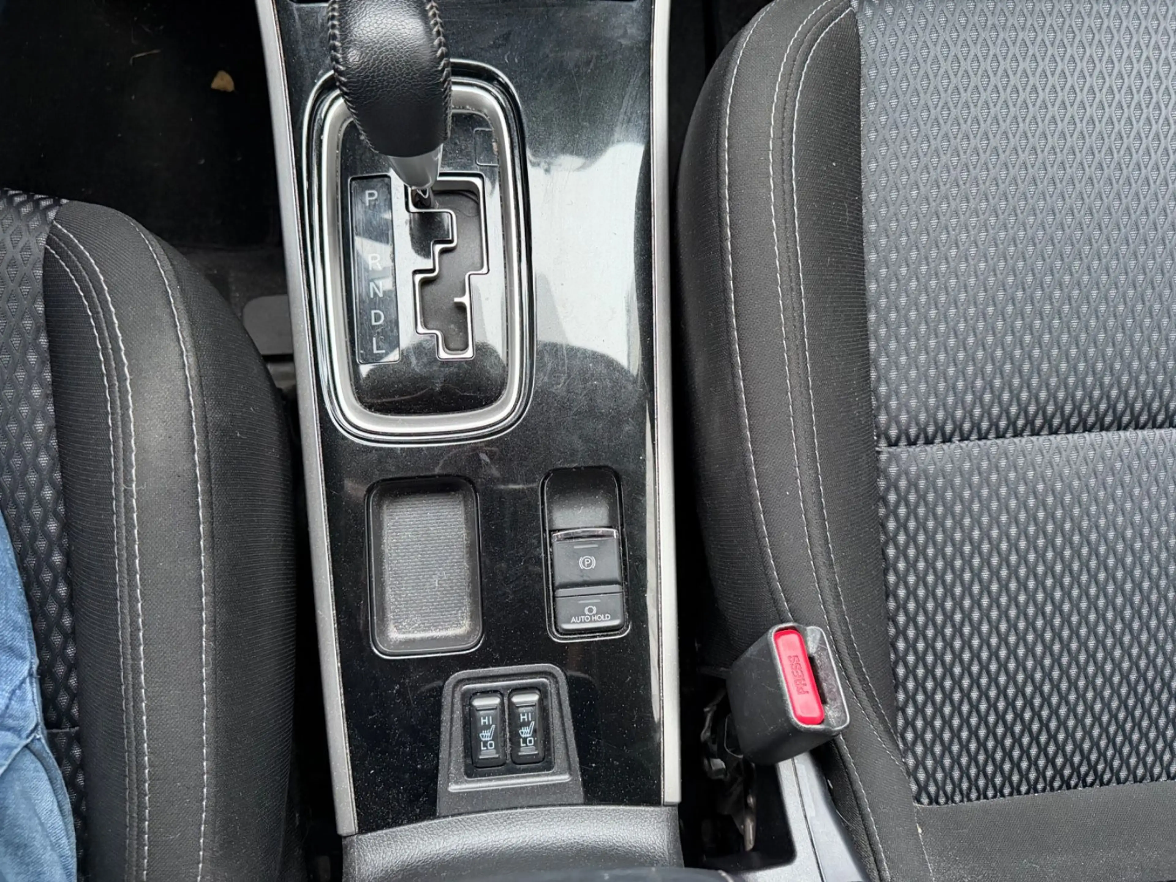 Mitsubishi Outlander 2.0 2WD Automatik Kamera inkl.Garantie — photo 17