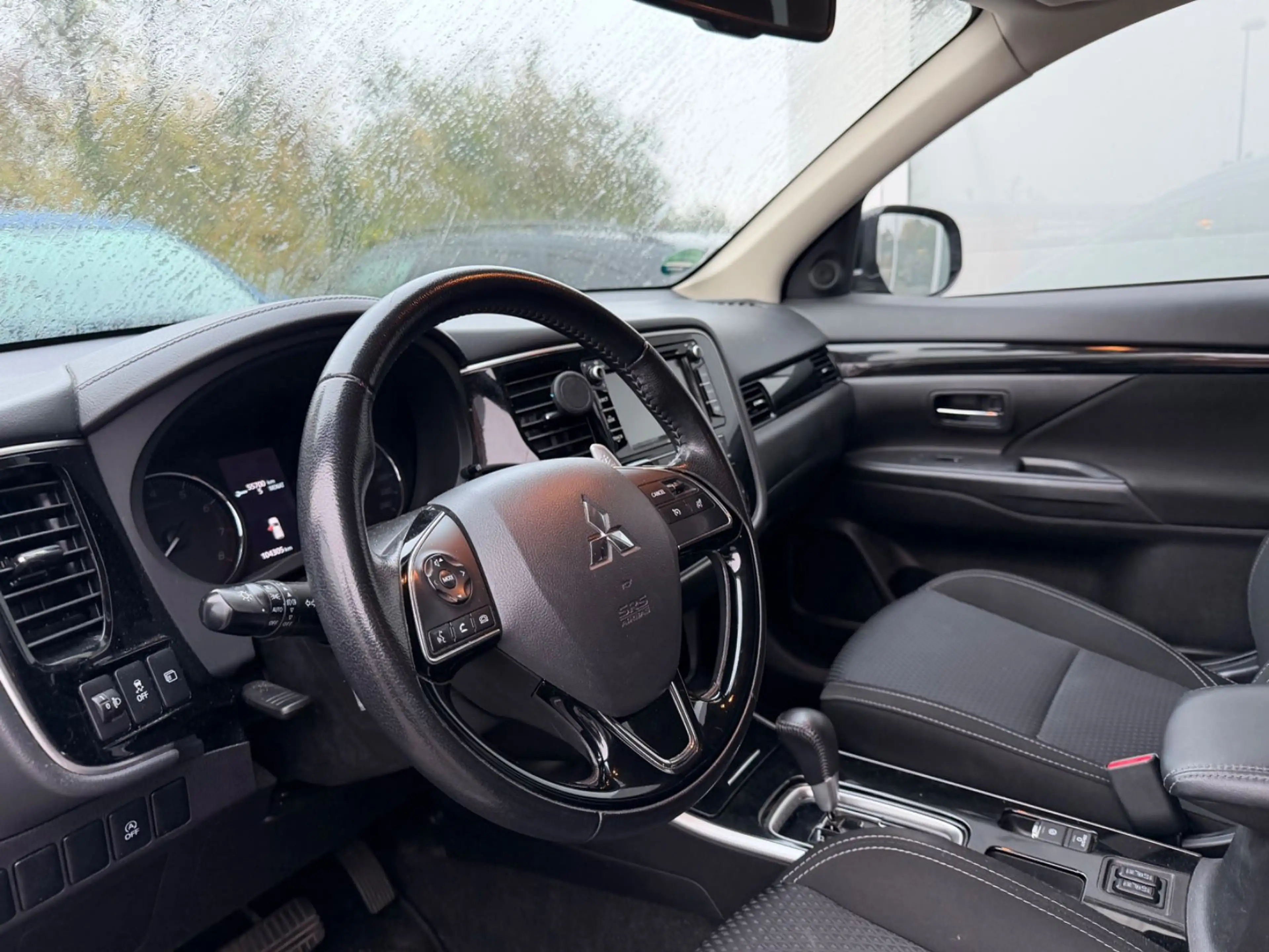 Mitsubishi Outlander 2.0 2WD Automatik Kamera inkl.Garantie — photo 12