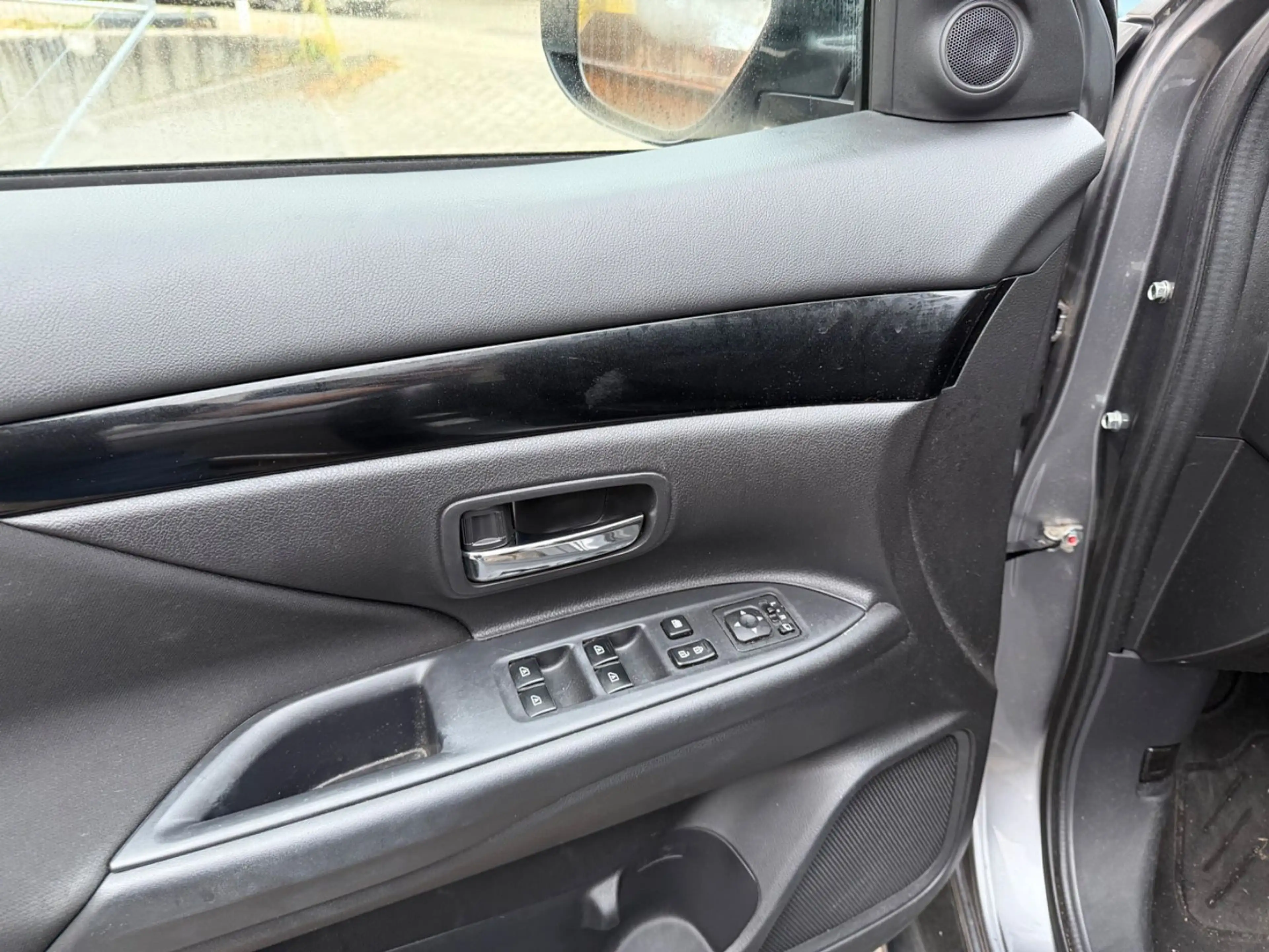 Mitsubishi Outlander 2.0 2WD Automatik Kamera inkl.Garantie — photo 14