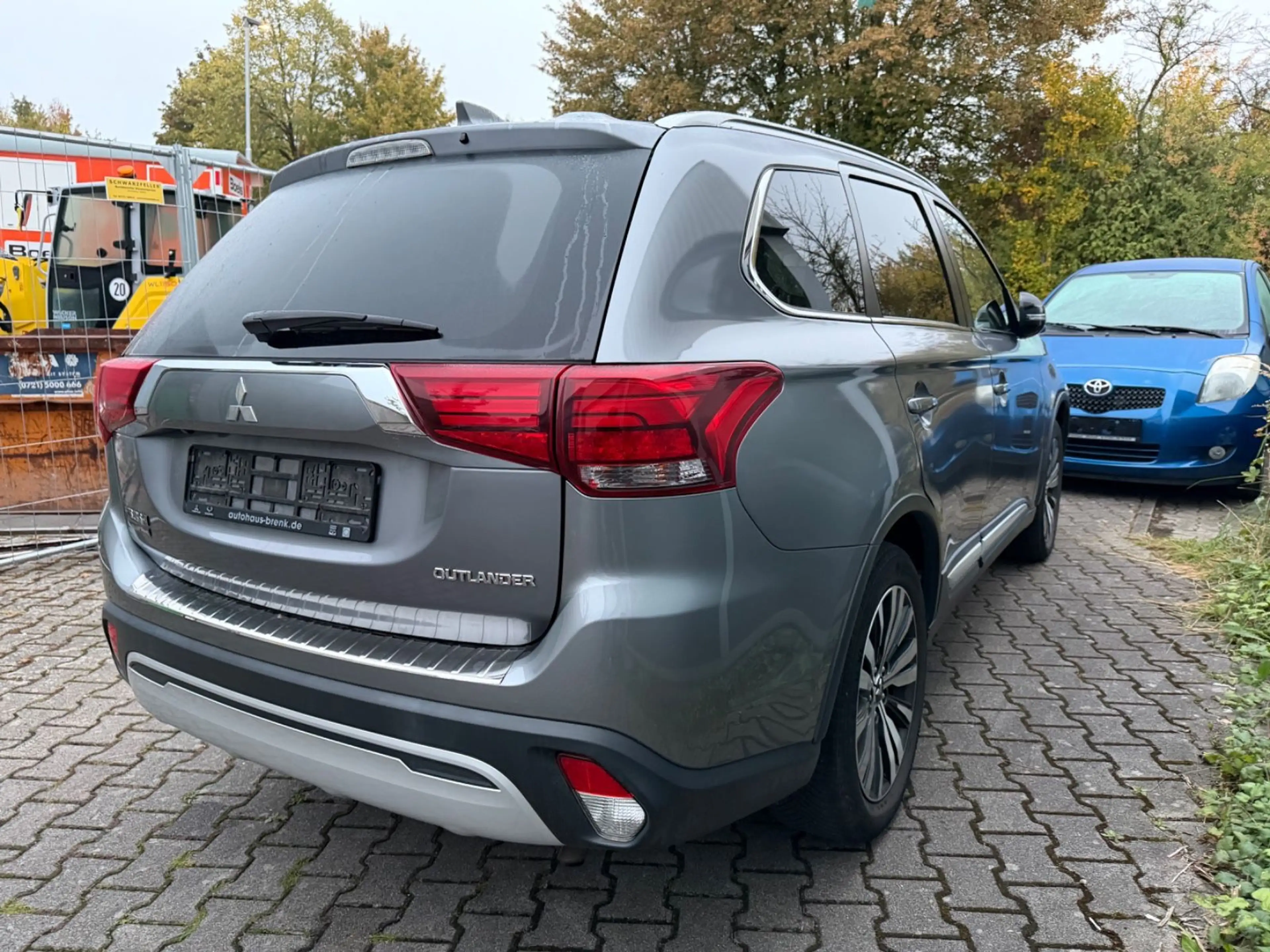 Mitsubishi Outlander 2.0 2WD Automatik Kamera inkl.Garantie — photo 6