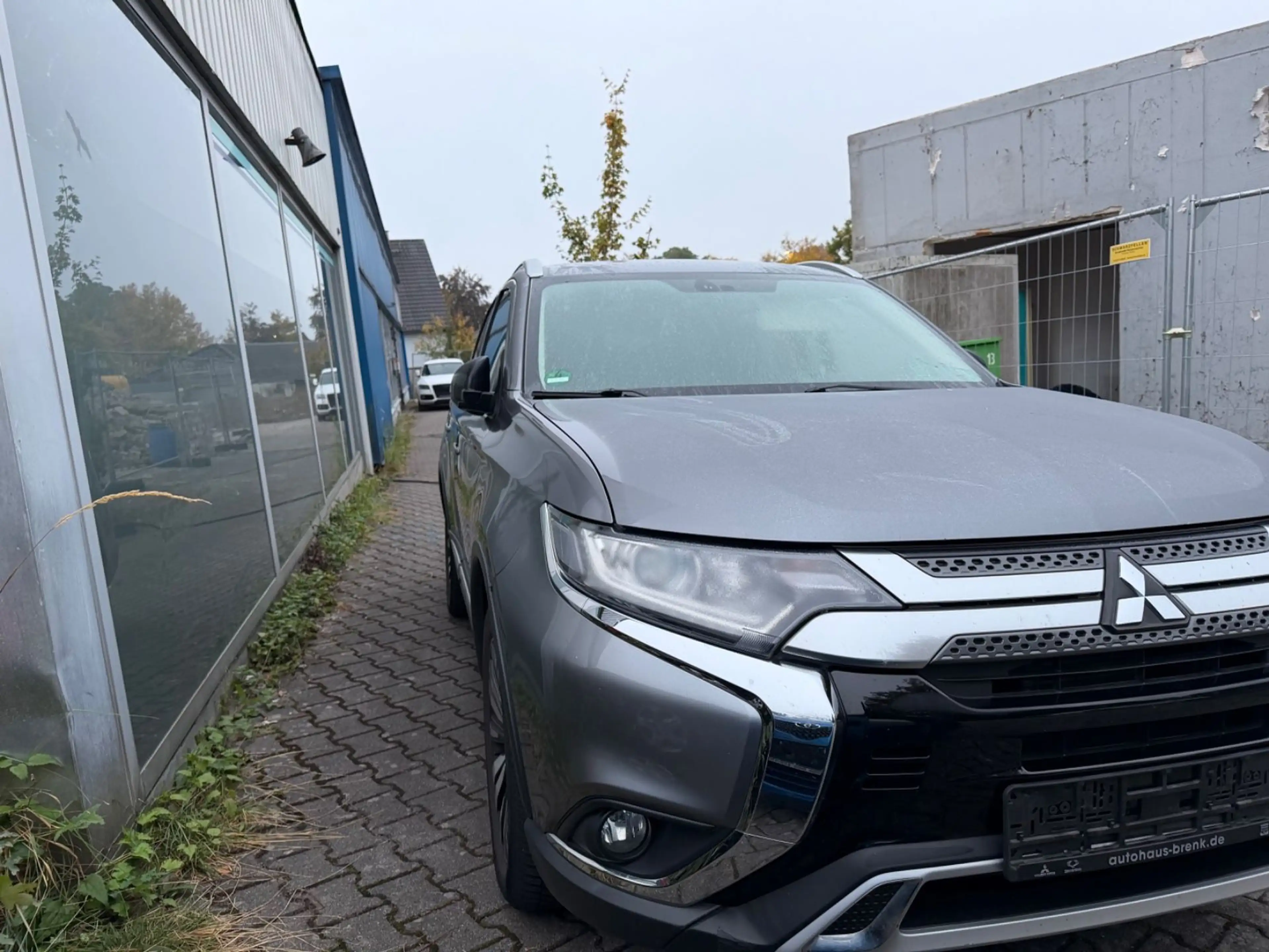 Mitsubishi Outlander 2.0 2WD Automatik Kamera inkl.Garantie — photo 7