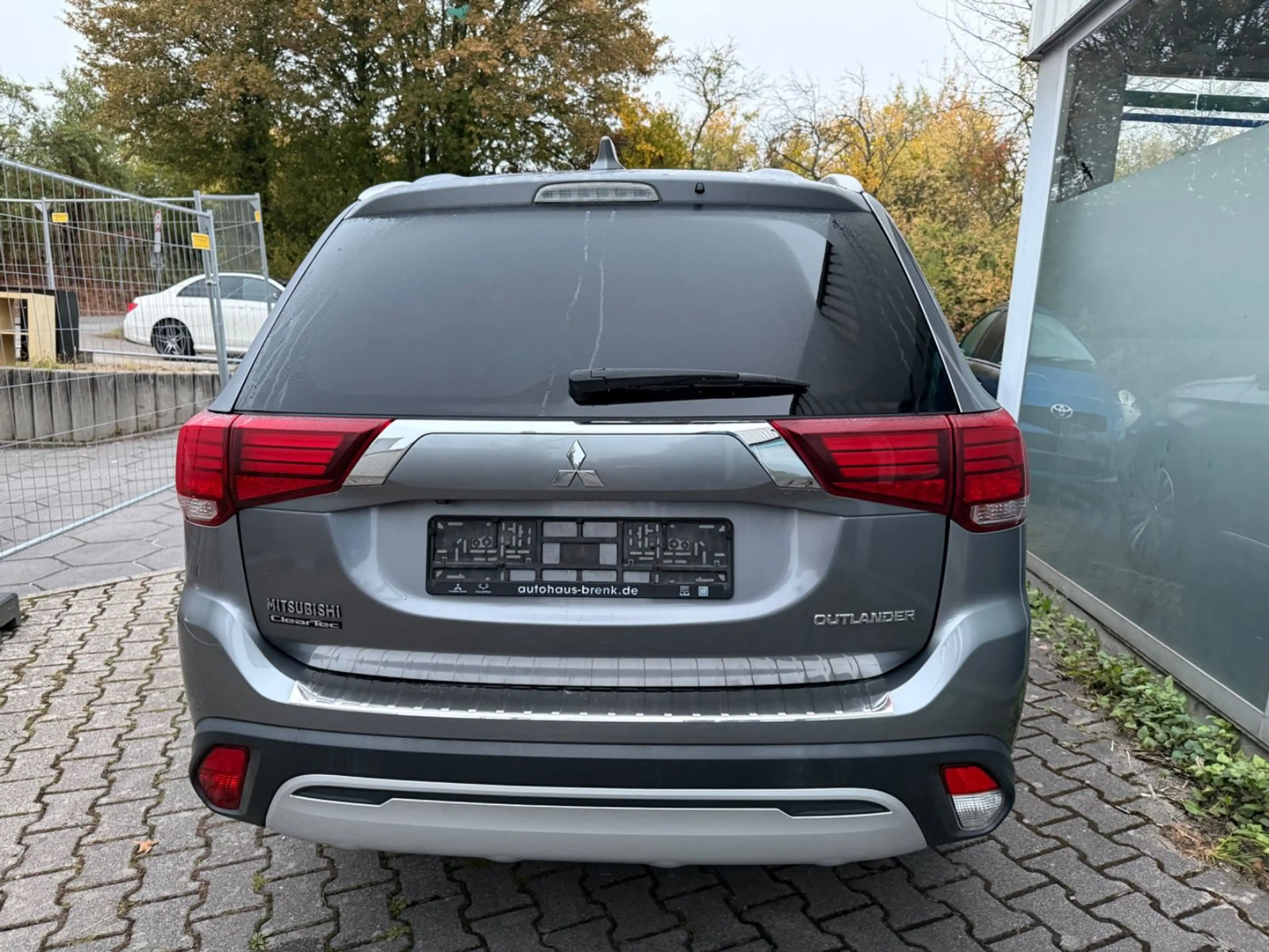 Mitsubishi Outlander 2.0 2WD Automatik Kamera inkl.Garantie — photo 5