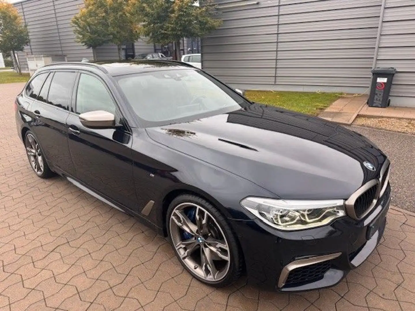 BMW 550 d xDrive / Head-Up/ NP 124.970 €UR/ Voll Schwarz - 2