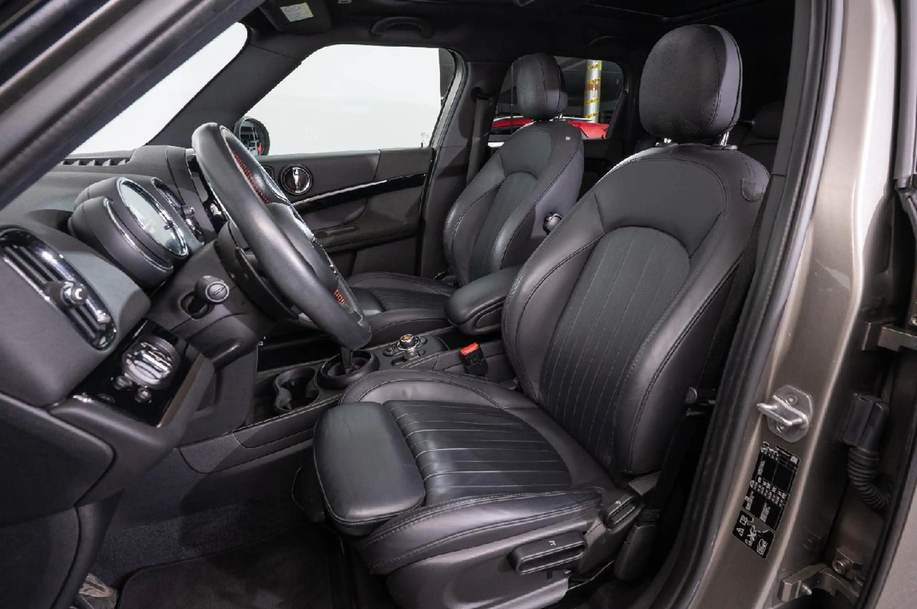 MINI John Cooper Works Countryman John Cooper Works All4 — photo 10