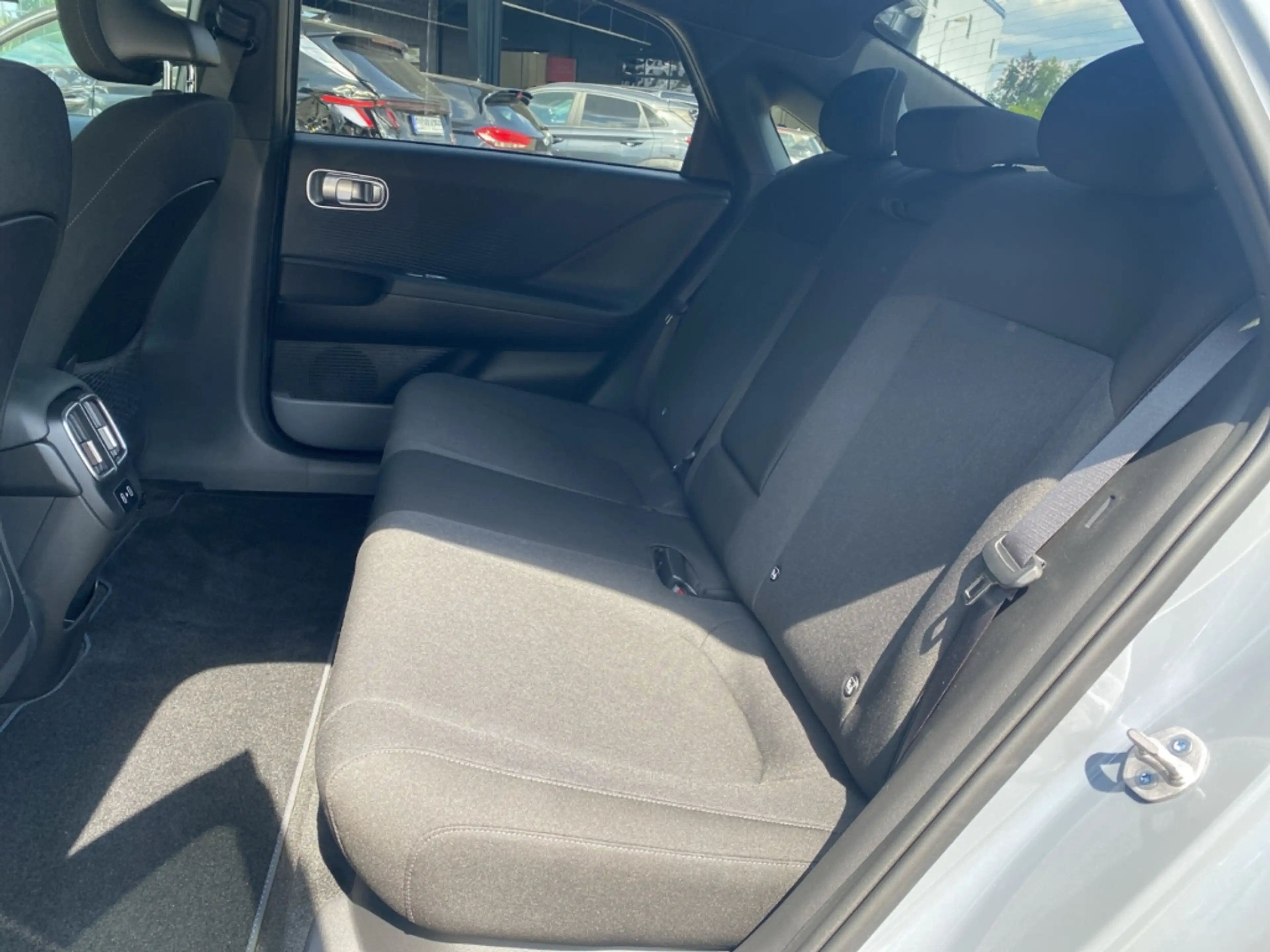 Hyundai IONIQ 6 53 kWh Techniq V2L HUD AC/A ACC SHZ DAB Navi — photo 9