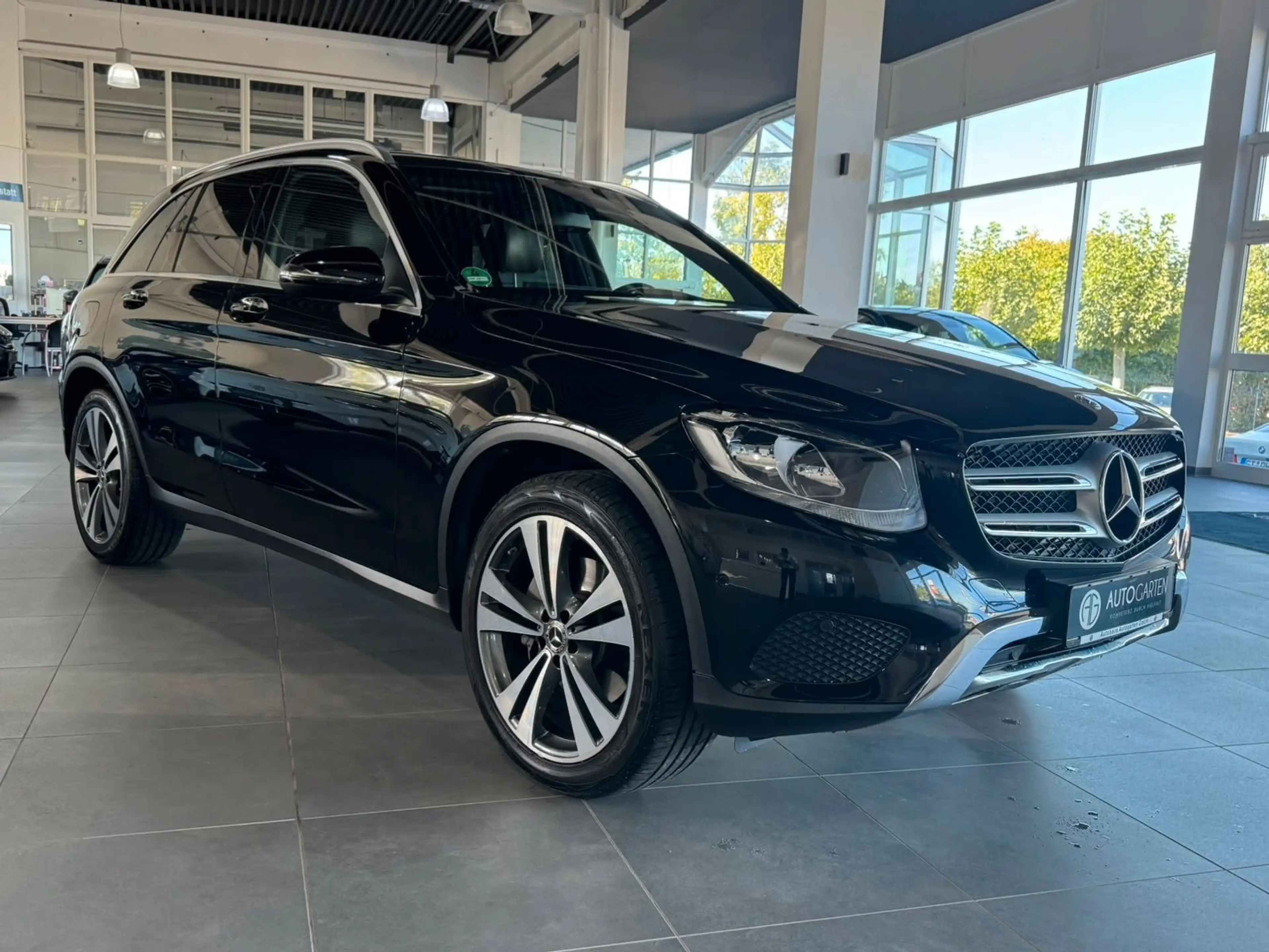 Mercedes-Benz GLC 350 GLC  350 d 4Matic*Navi*Leder*AHK. — photo 2