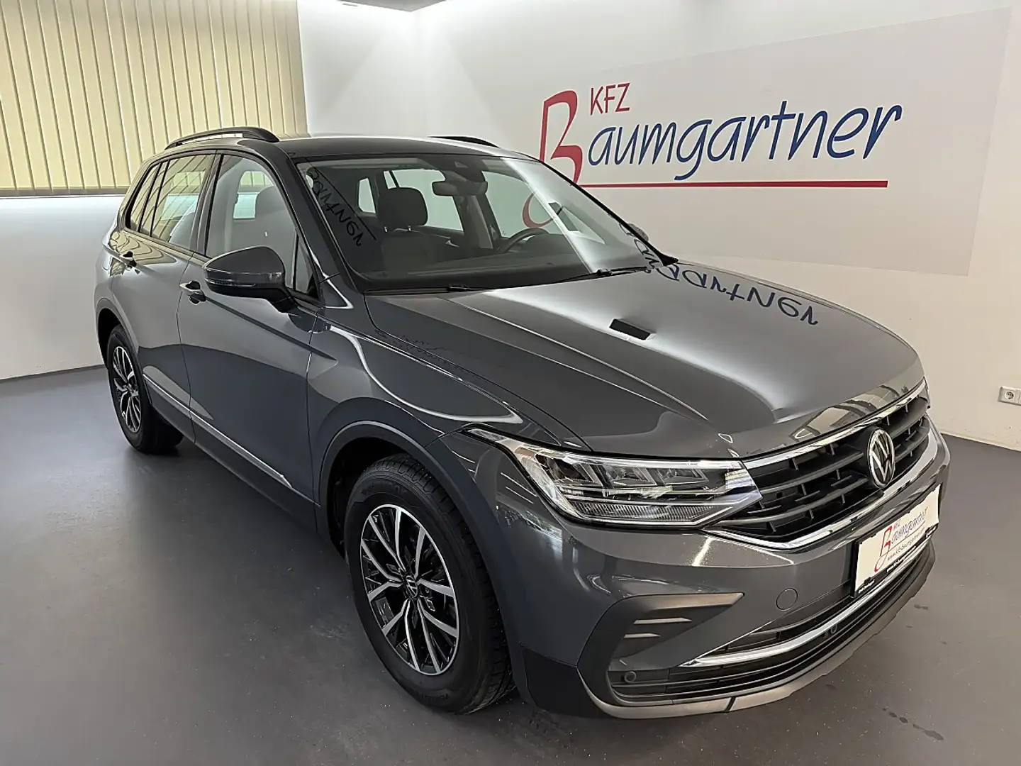 Volkswagen Tiguan 2,0TDI DSG Life *LED*NAVI*ACC*Sitzheizung*Lenkr... Grau - 1