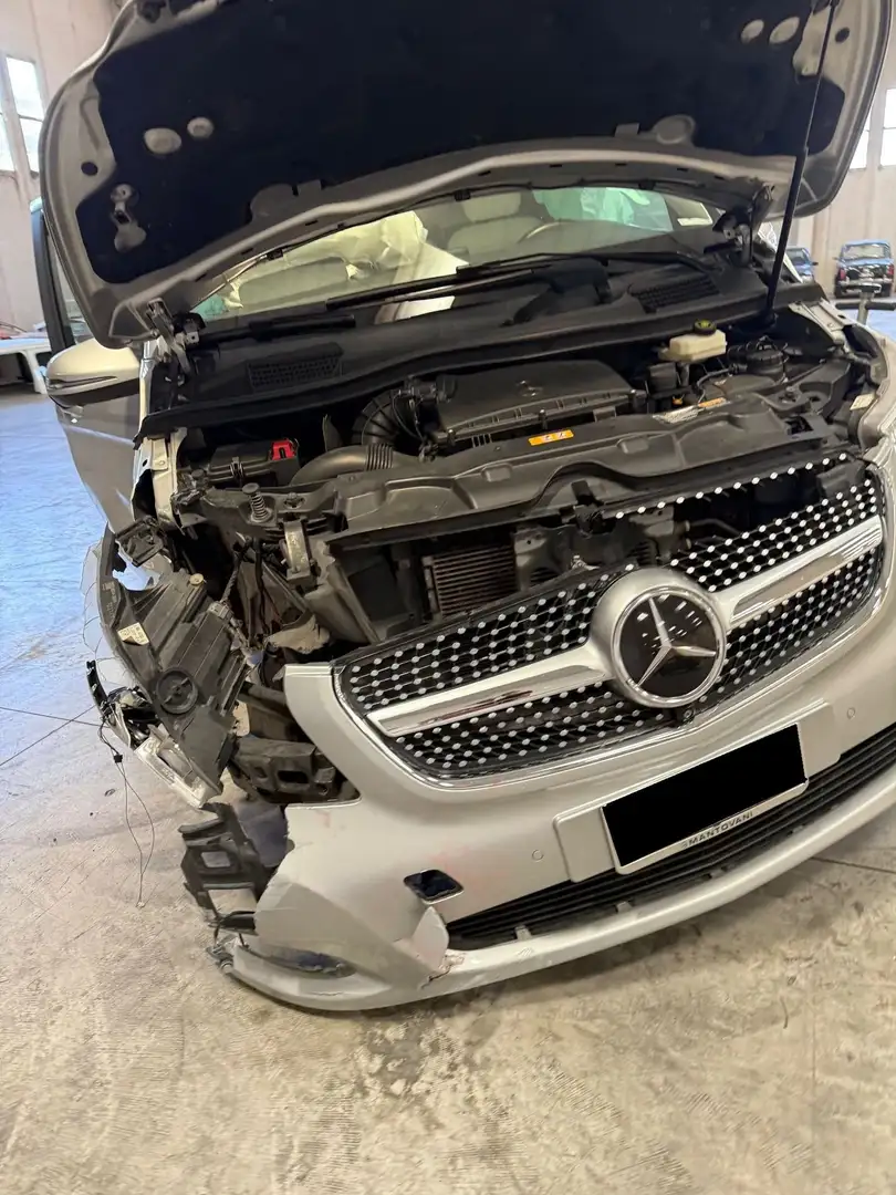 Mercedes-Benz V 250 V 250 d Automatic Premium Business Compact *VEICO Argento - 2