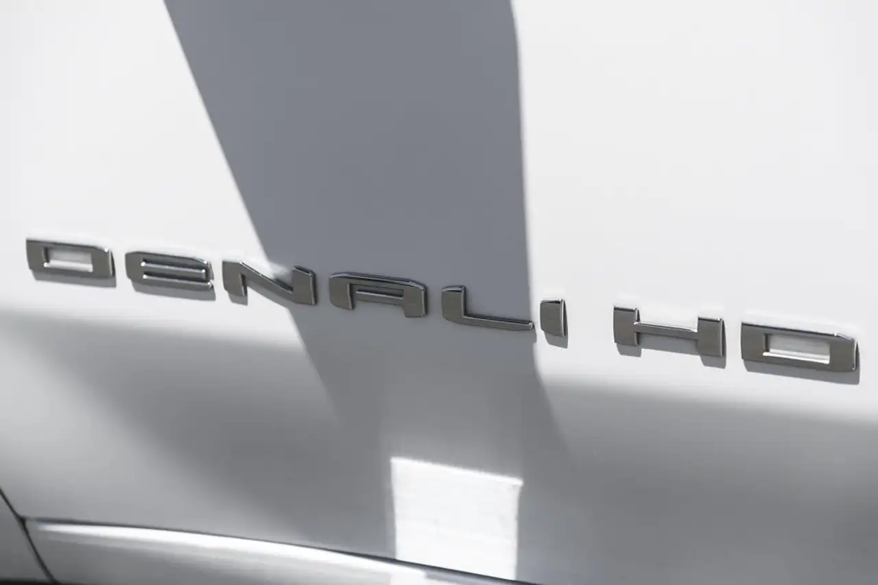 GMC Sierra 3500HD снимка GMC Sierra 3500HD