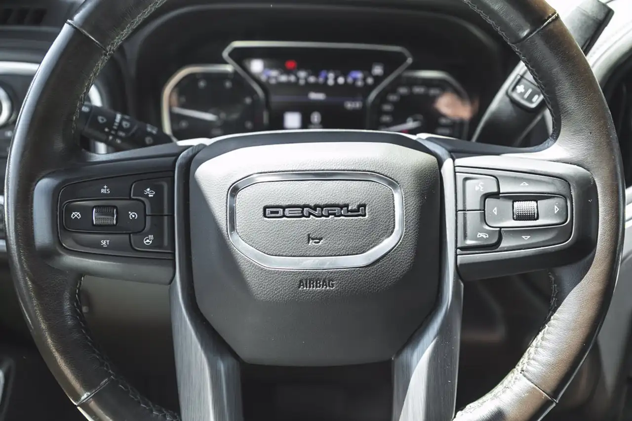 GMC Sierra 3500HD снимка GMC Sierra 3500HD