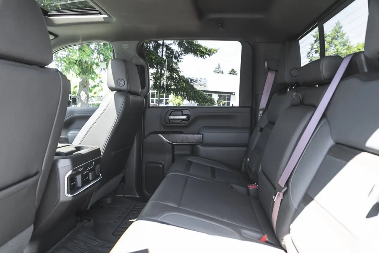 GMC Sierra 3500HD снимка GMC Sierra 3500HD
