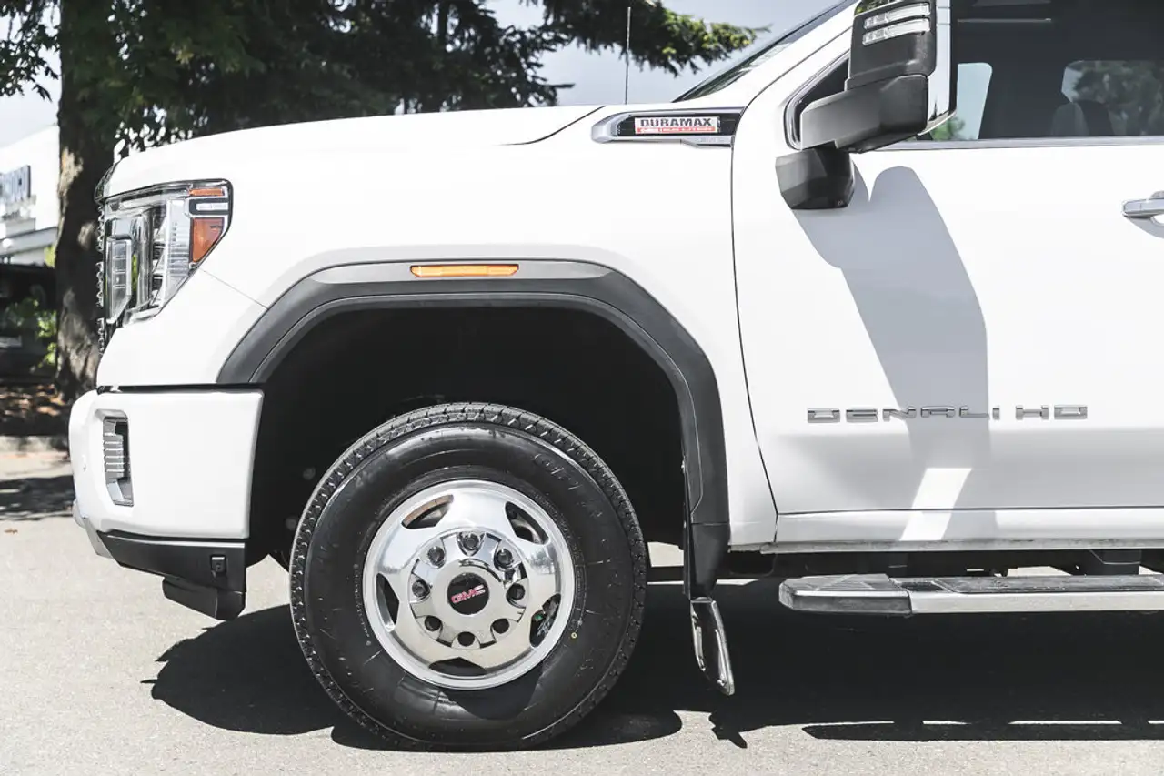 GMC Sierra 3500HD снимка GMC Sierra 3500HD