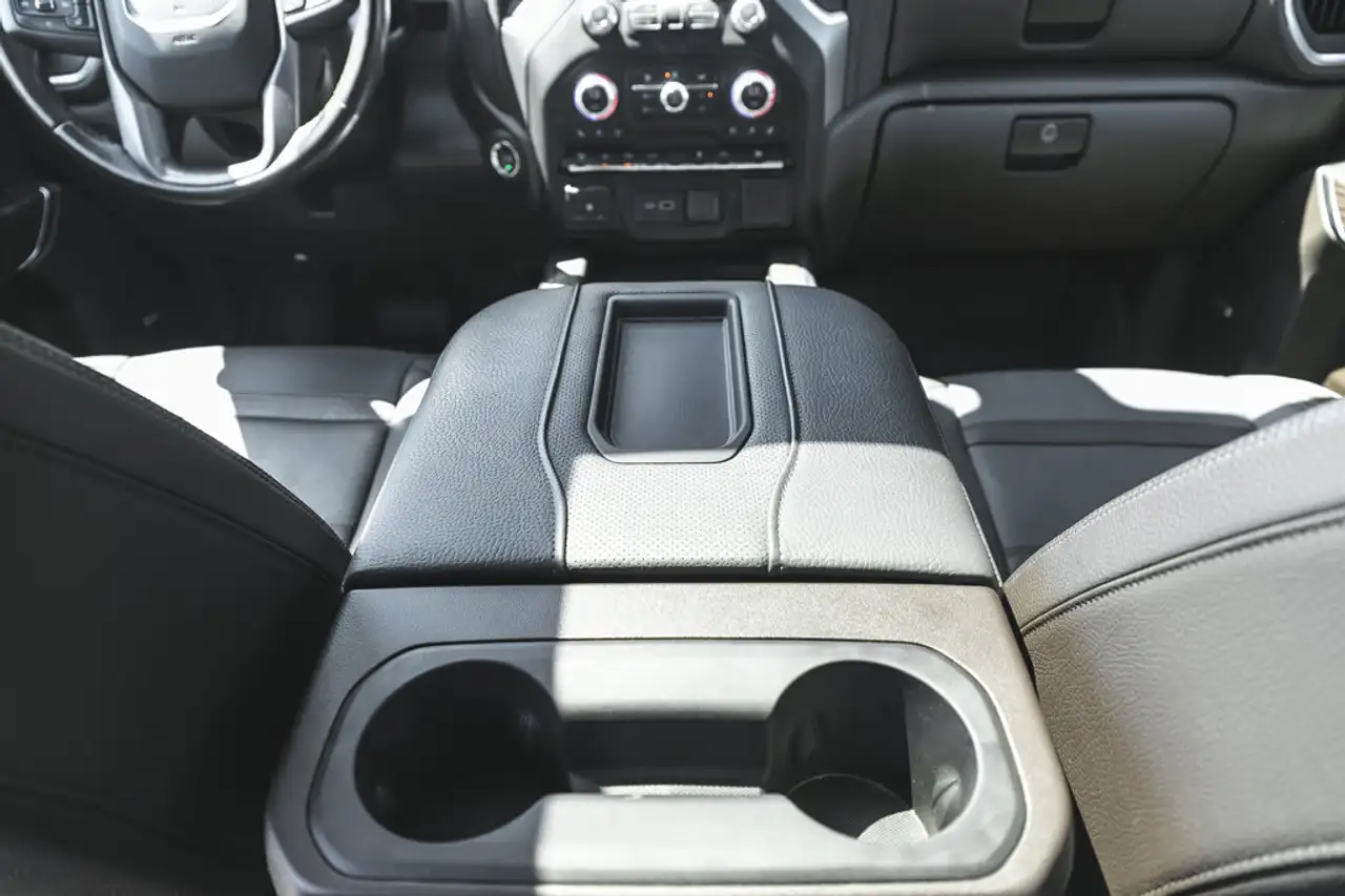 GMC Sierra 3500HD снимка GMC Sierra 3500HD