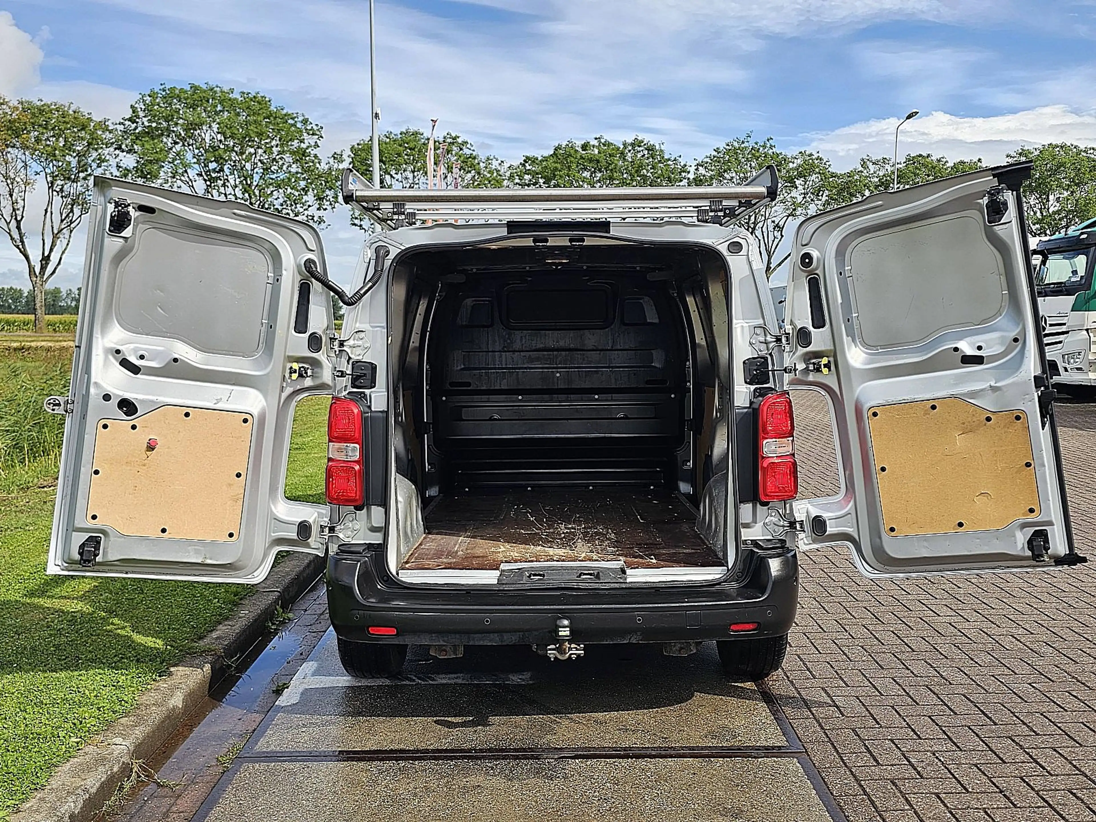 Peugeot Expert 1.6 — photo 14