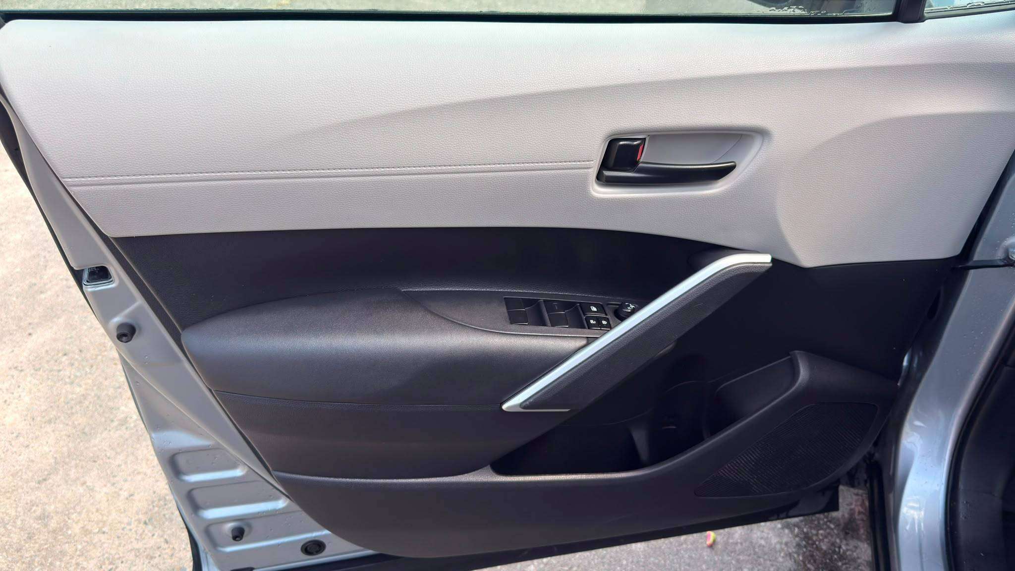 2024 Toyota Corolla Cross — view 10