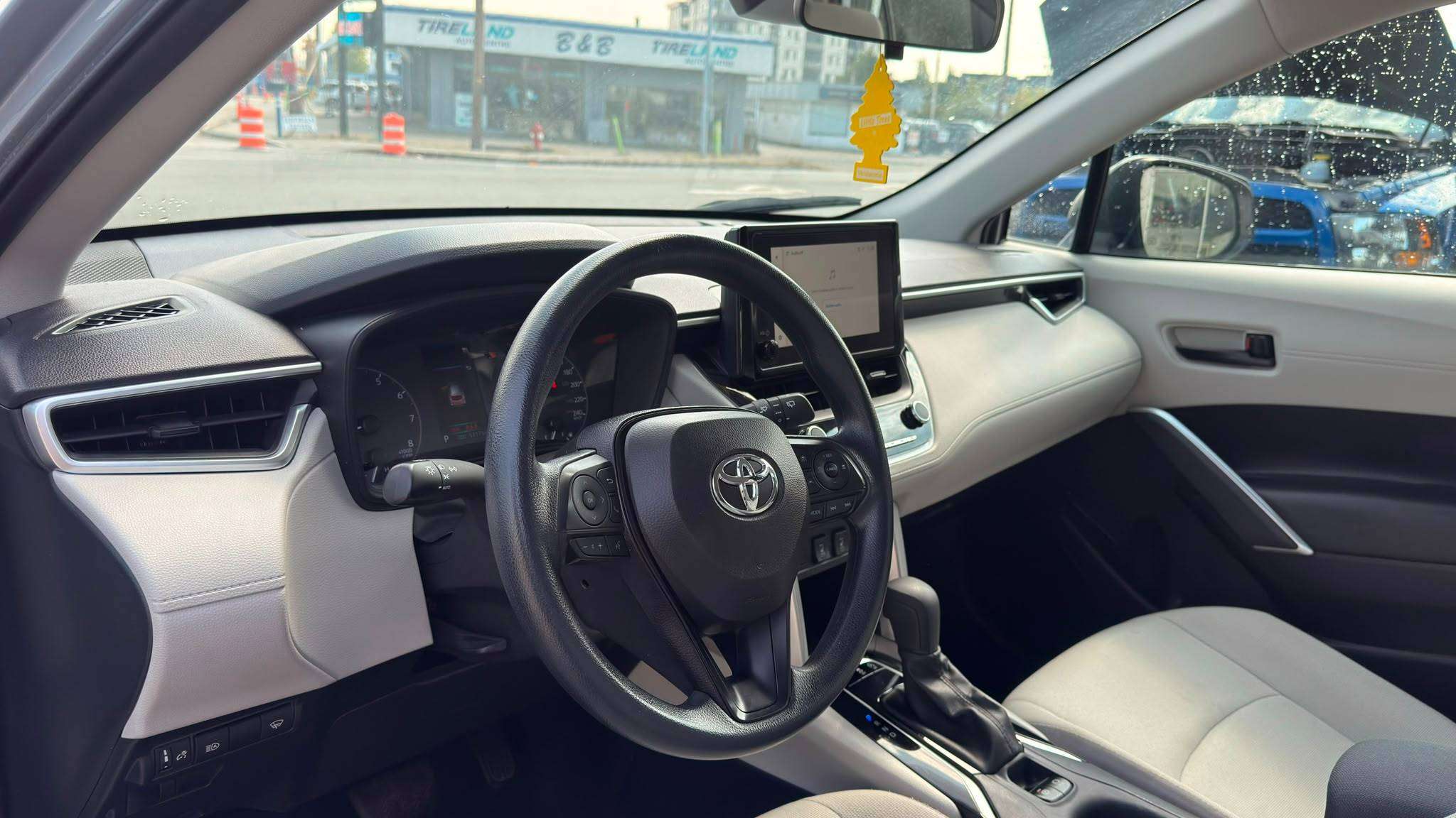 2024 Toyota Corolla Cross — view 9