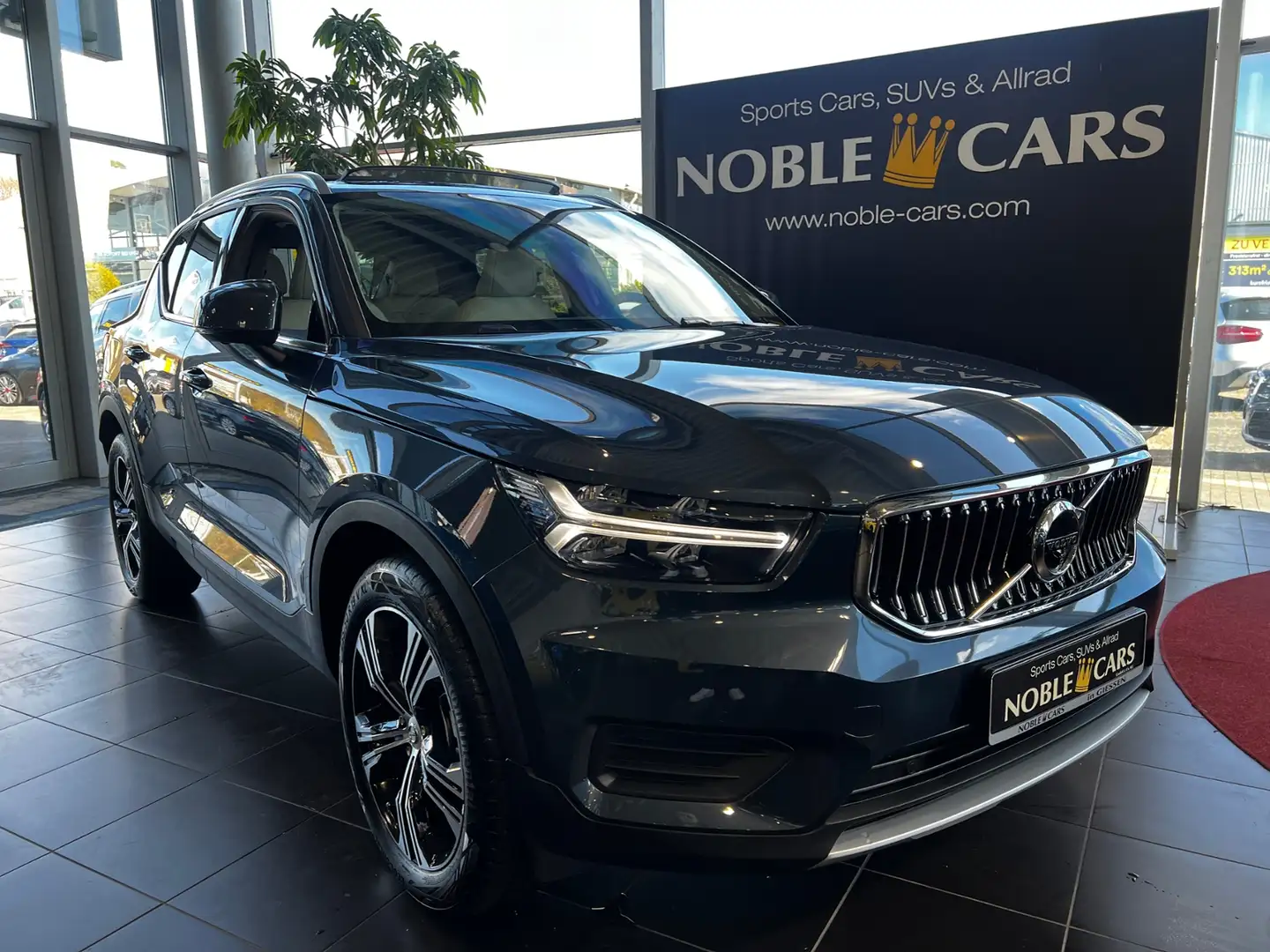 Volvo XC40 Inscription AWD PANO 360° MEMORY Blau - 1
