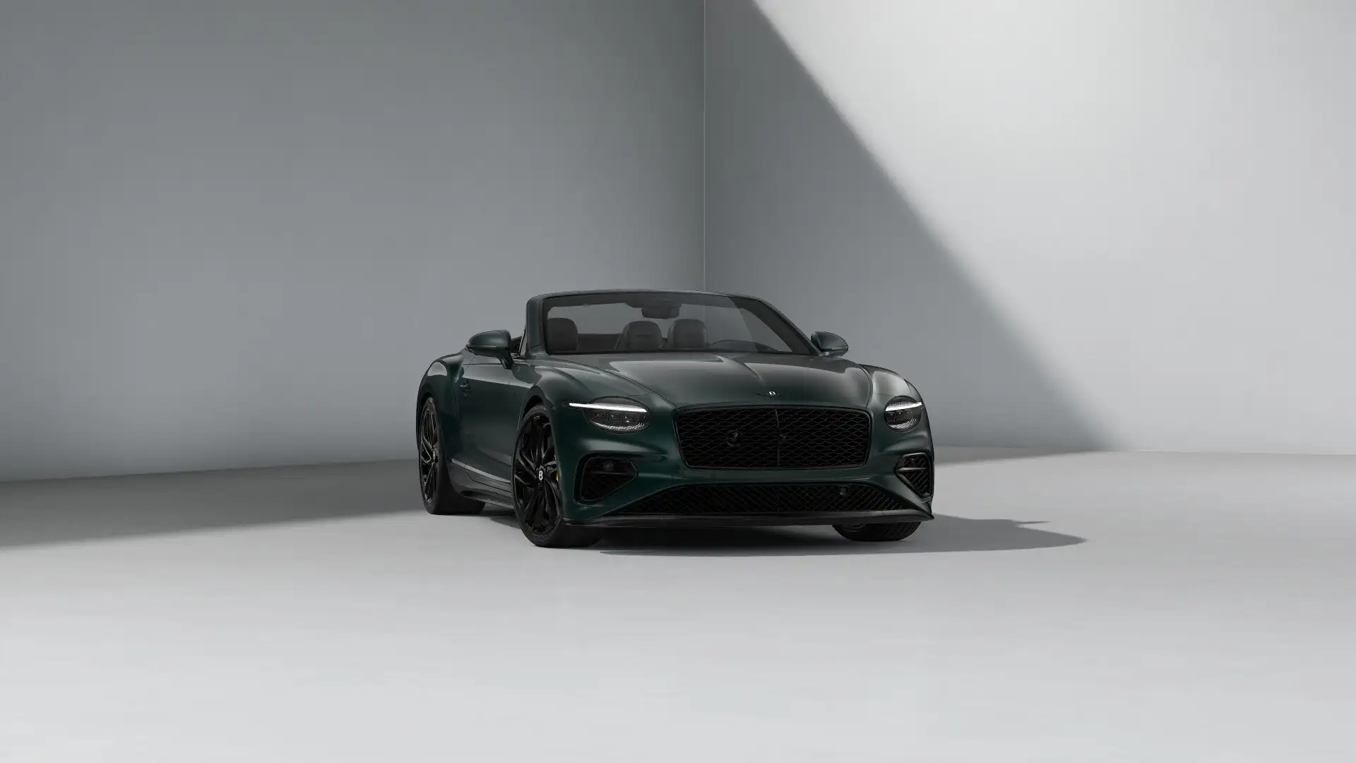 벤틀리 컨티넨탈 4.0 V8 Plug-in Hybrid 2026 네이비 사진 3