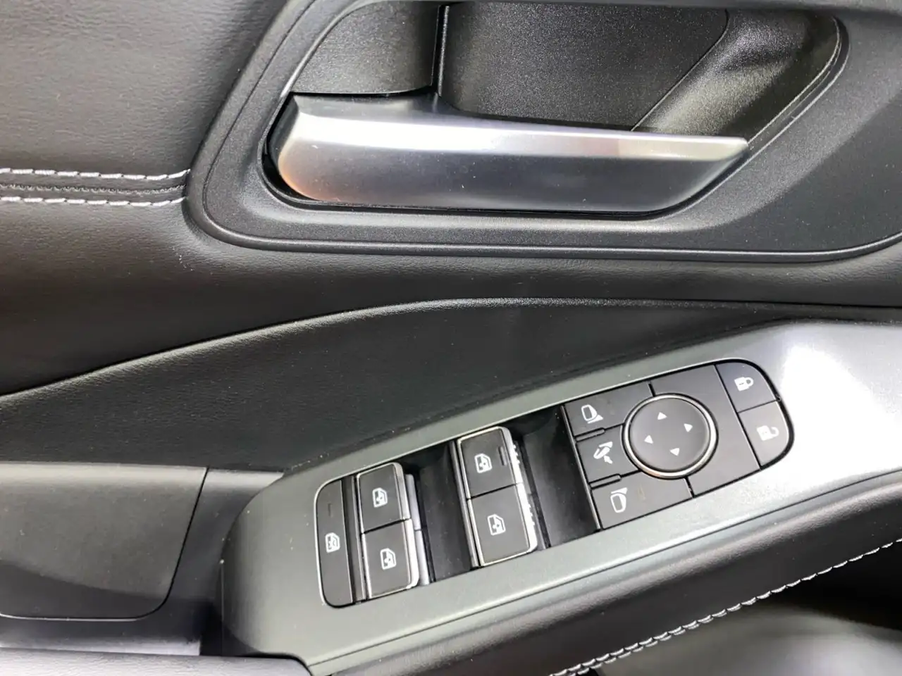 Nissan Qashqai 1.3 DIG-T MHEV Automatik N-Connecta *AHK 9