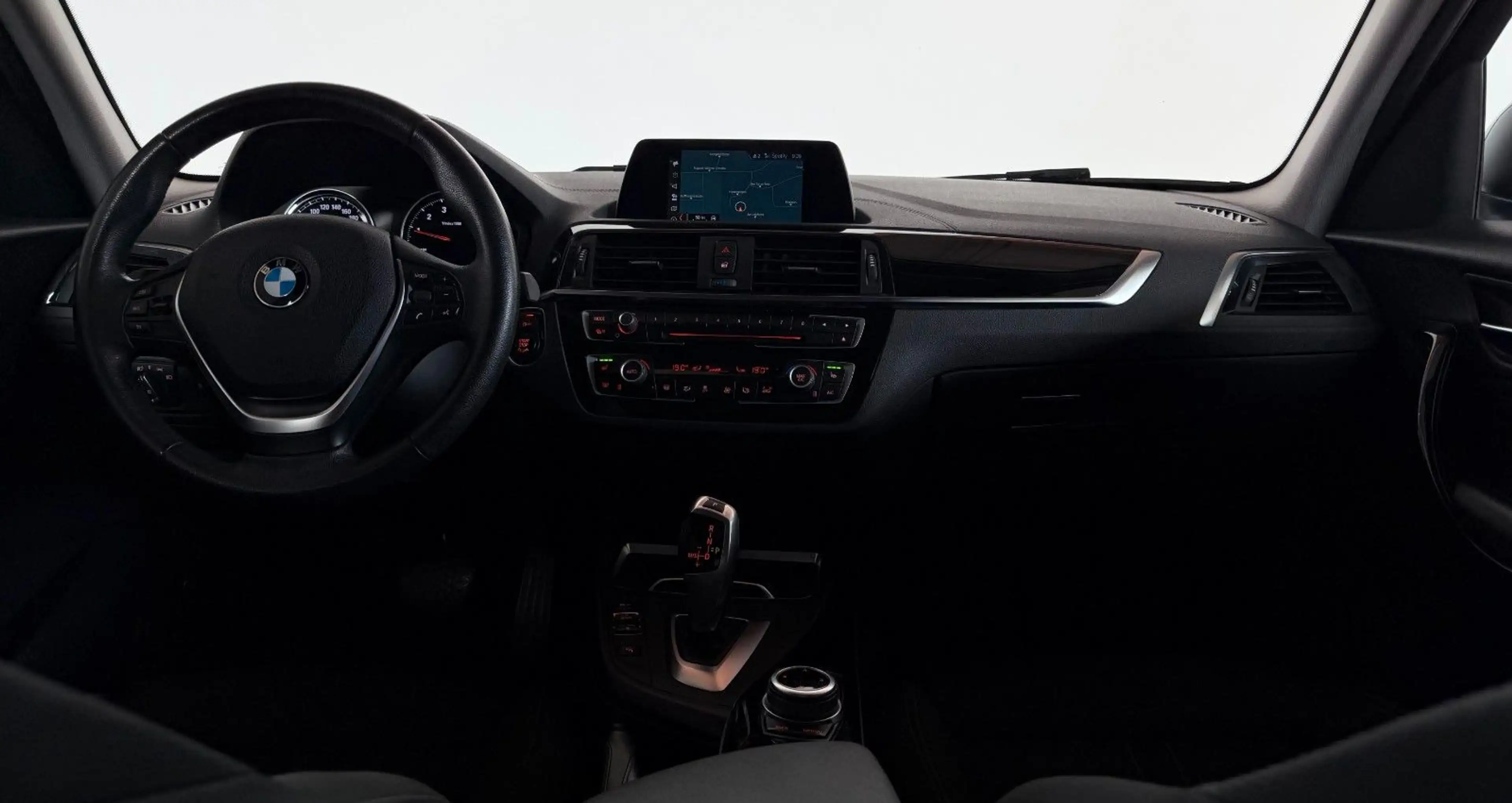 BMW 118 i F20 FACELIFT SPORT LED NAVI SHZ KLIMAAT — photo 10