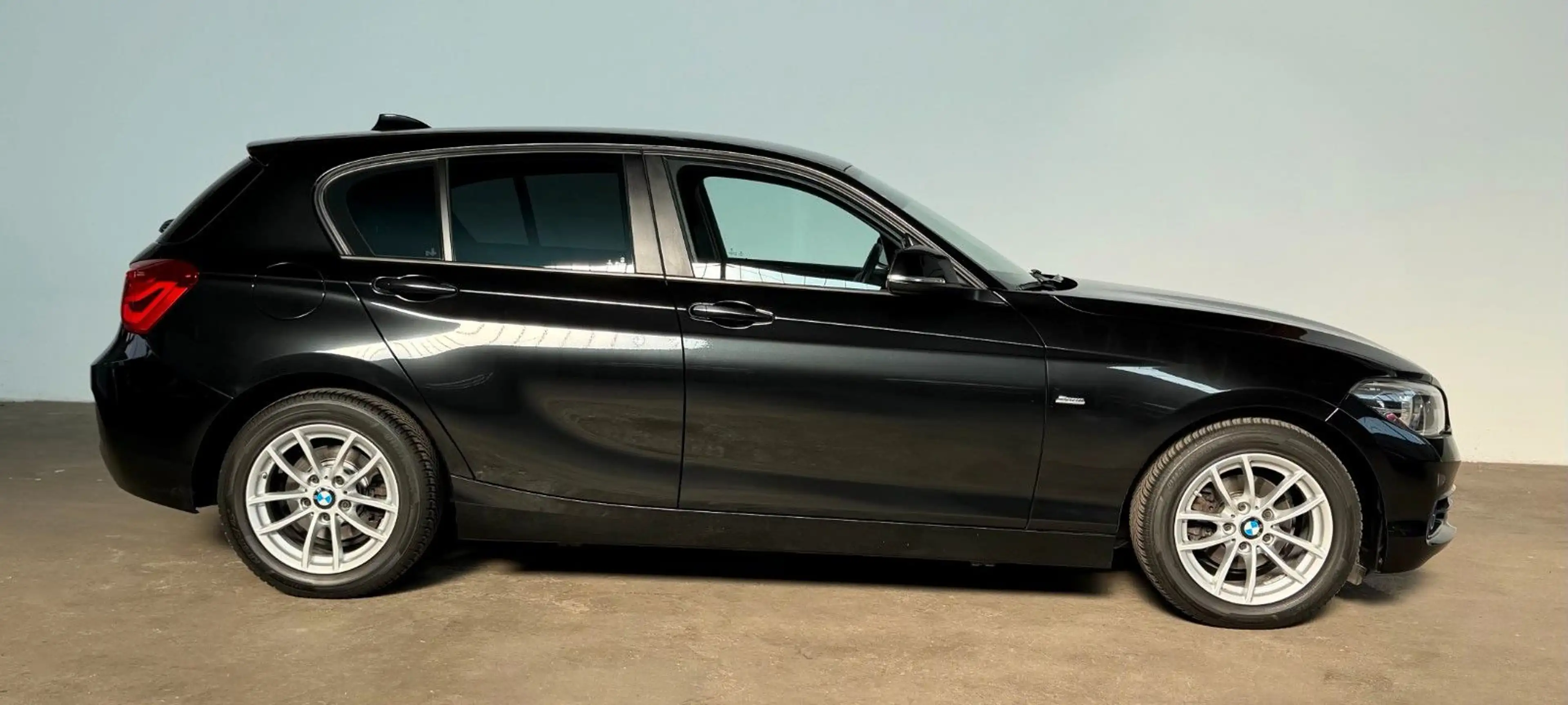 BMW 118 i F20 FACELIFT SPORT LED NAVI SHZ KLIMAAT — photo 4