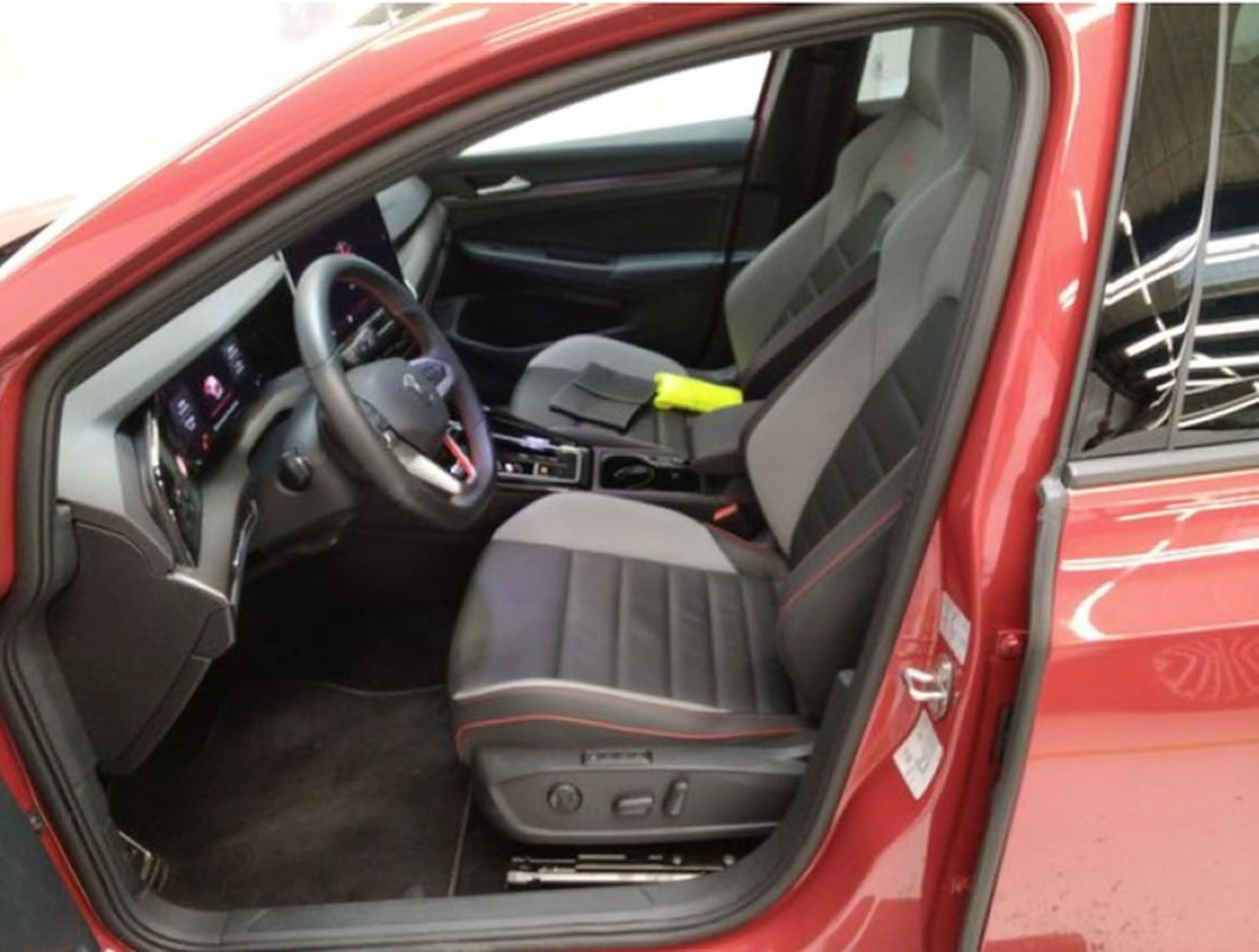 Volkswagen Golf GTI CLUBSPORT BLACK STYLE PANORAMA NAVI R-PERFORMAN... — photo 4
