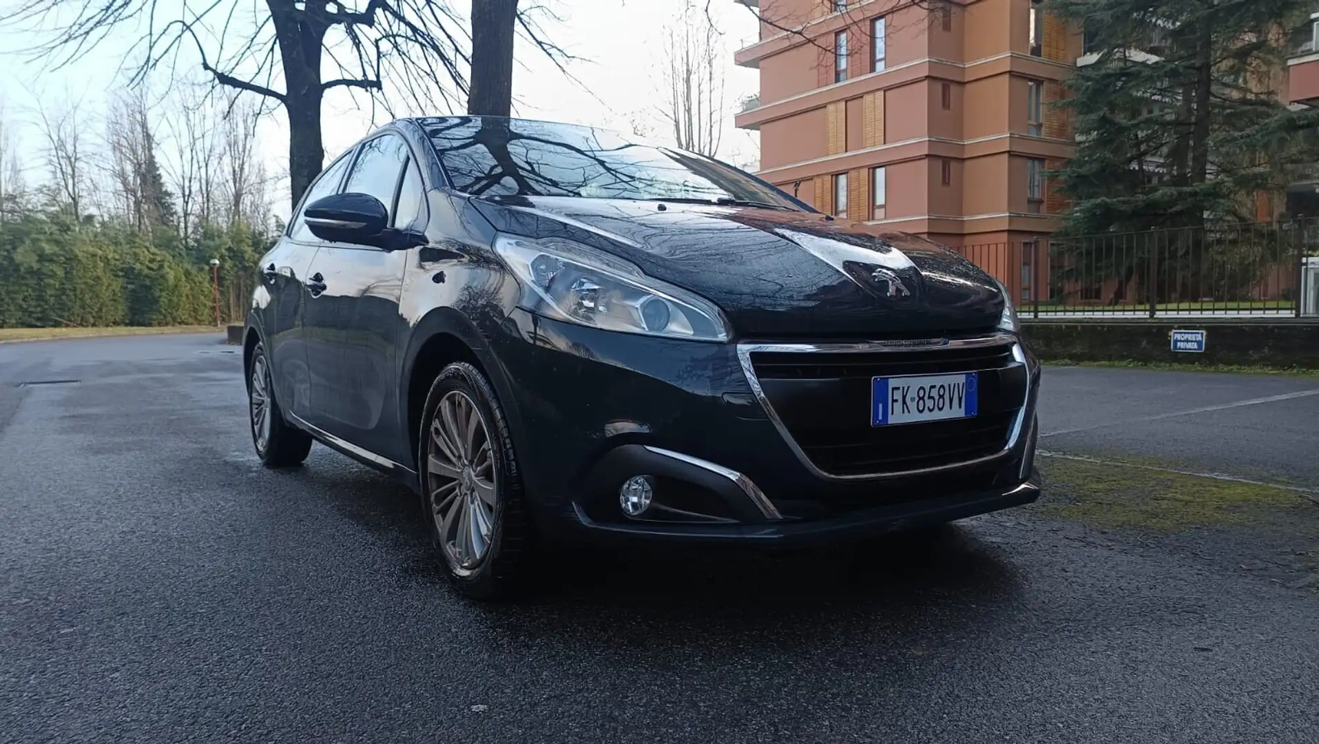 Peugeot 208 PureTech 82 5 porte Allure Gris - 1