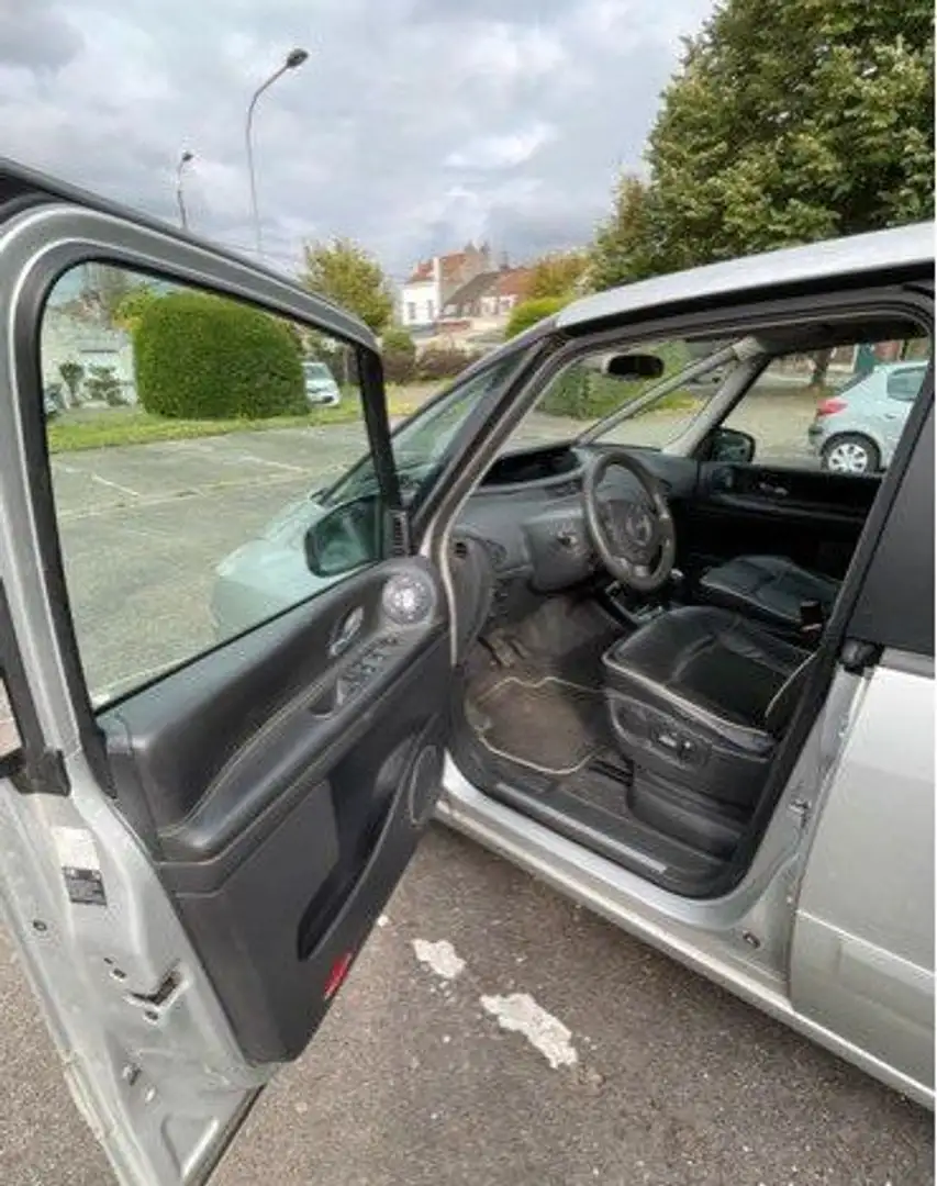 Renault Grand Espace Grand Espace 2.0 dCi Initiale FAP Stříbrná - 1